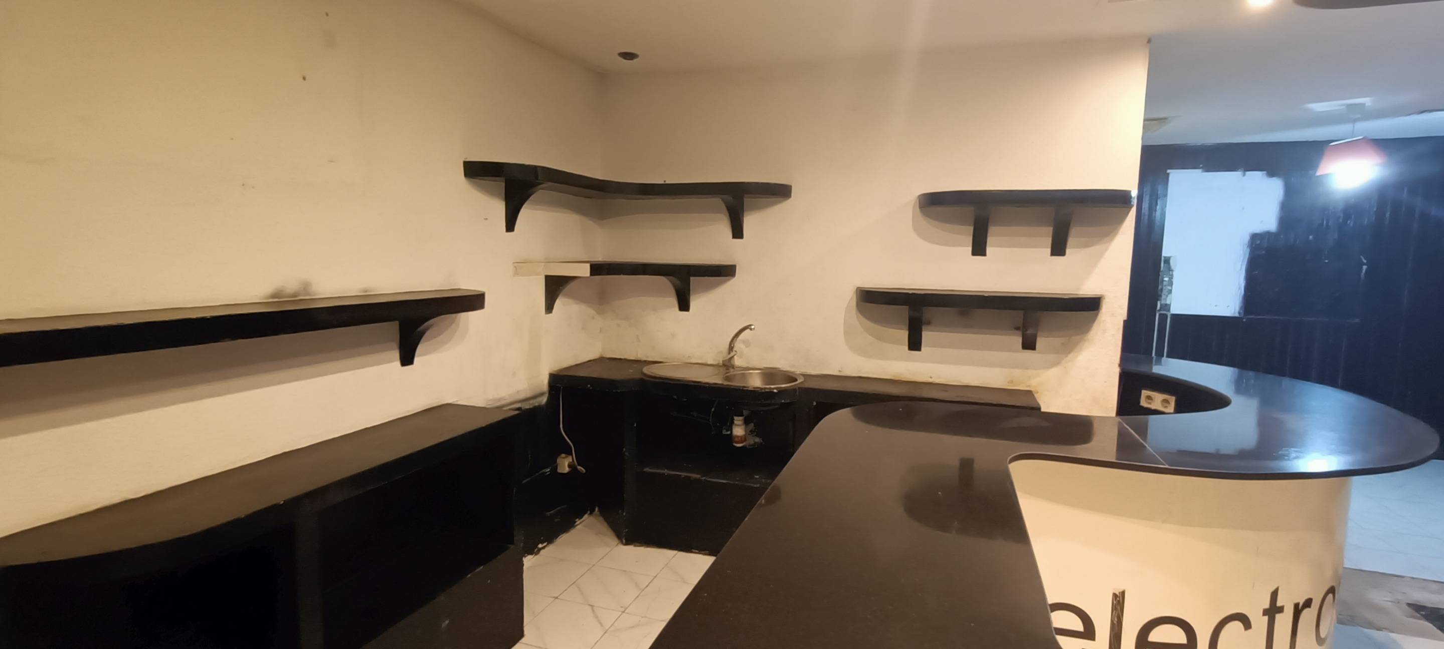 Local en el centro de Santa Cruz