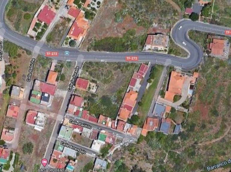 SOLAR EN EL SOBRADILLO