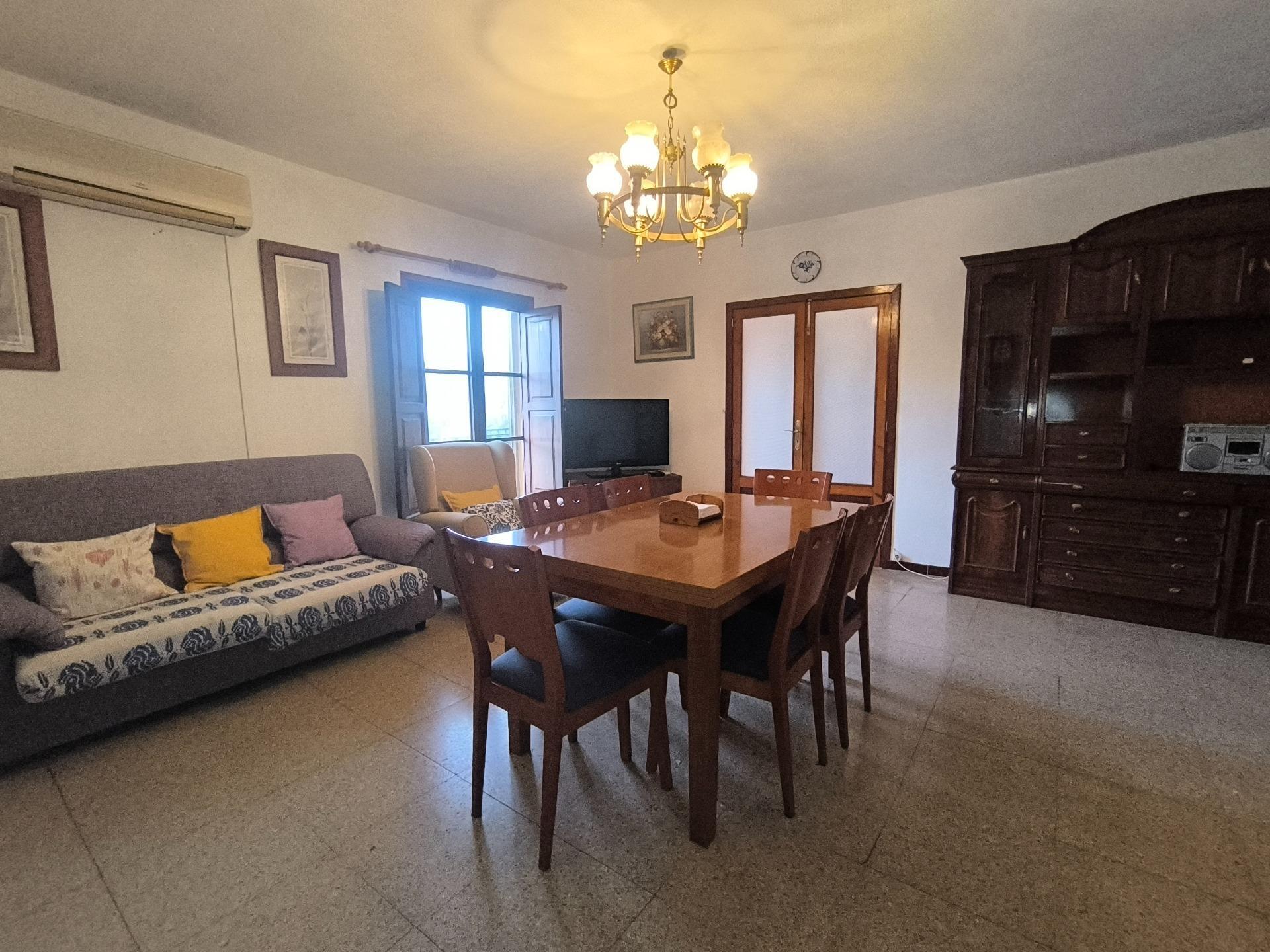 Oportunidad Exclusiva: Finca Rústica en el corazón de Mallorca con piscina, pozo y luz de gesa