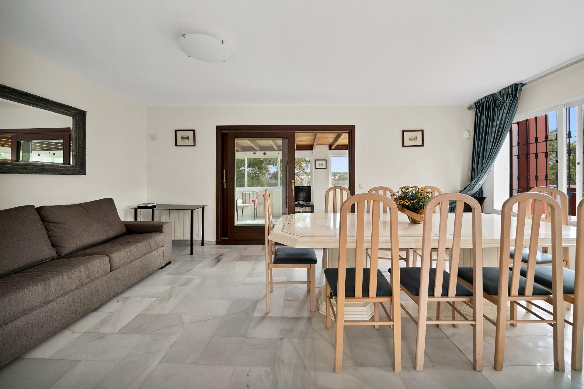 Villa Independiente en Elviria