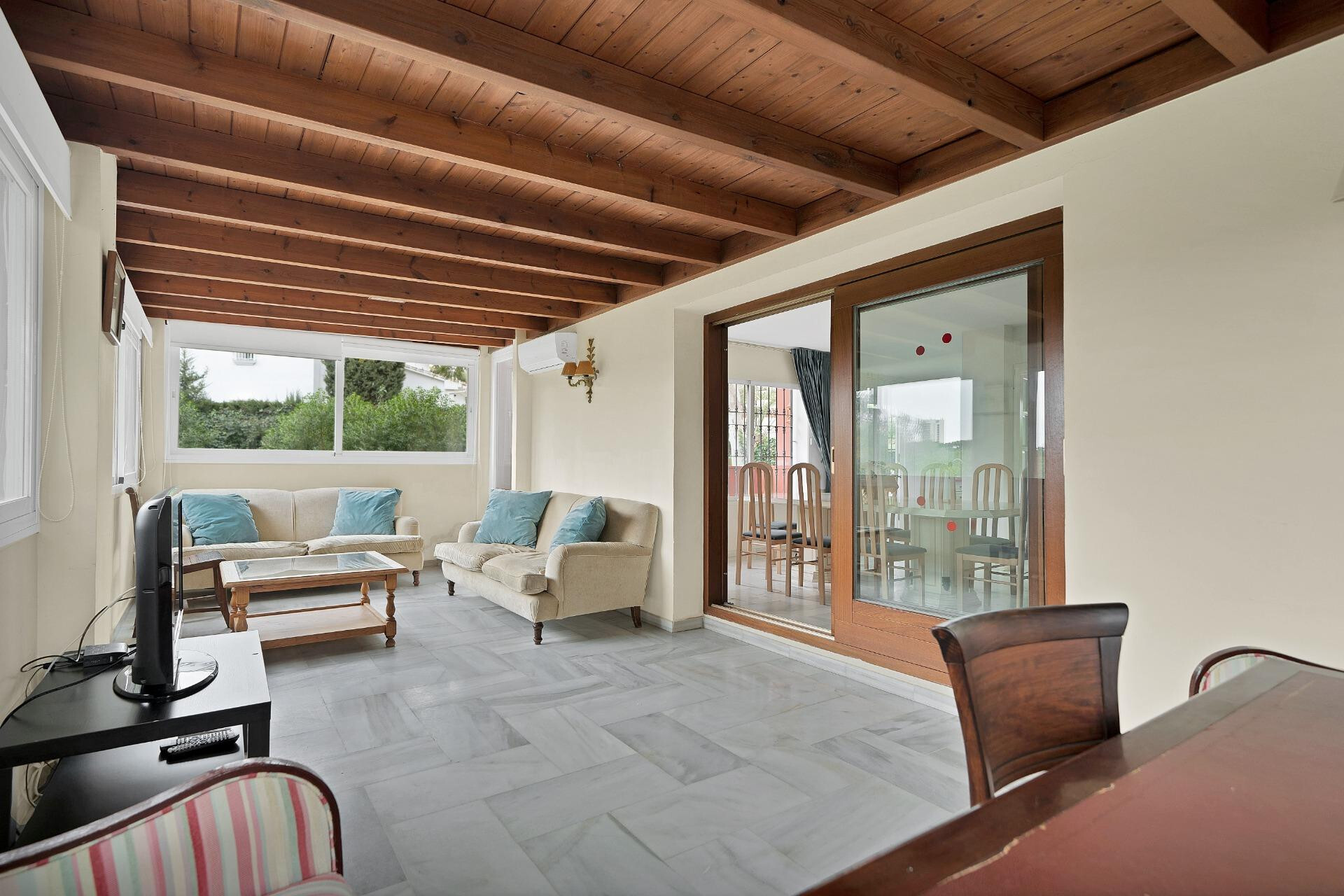 Villa Independiente en Elviria