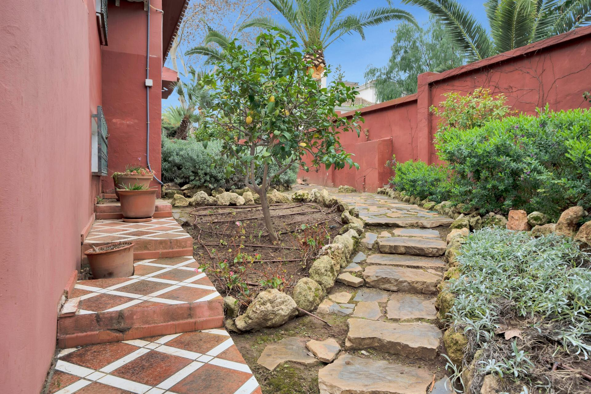 Villa Independiente en Elviria