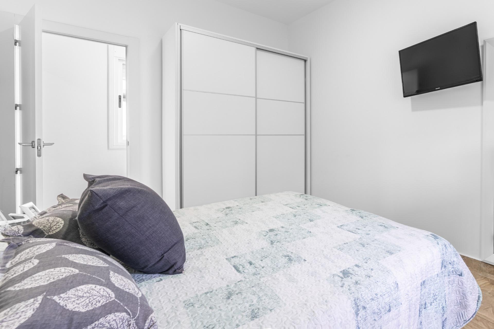 Oportunidad única de inversión: parcela urbana con edificabilidad certificada en Almería