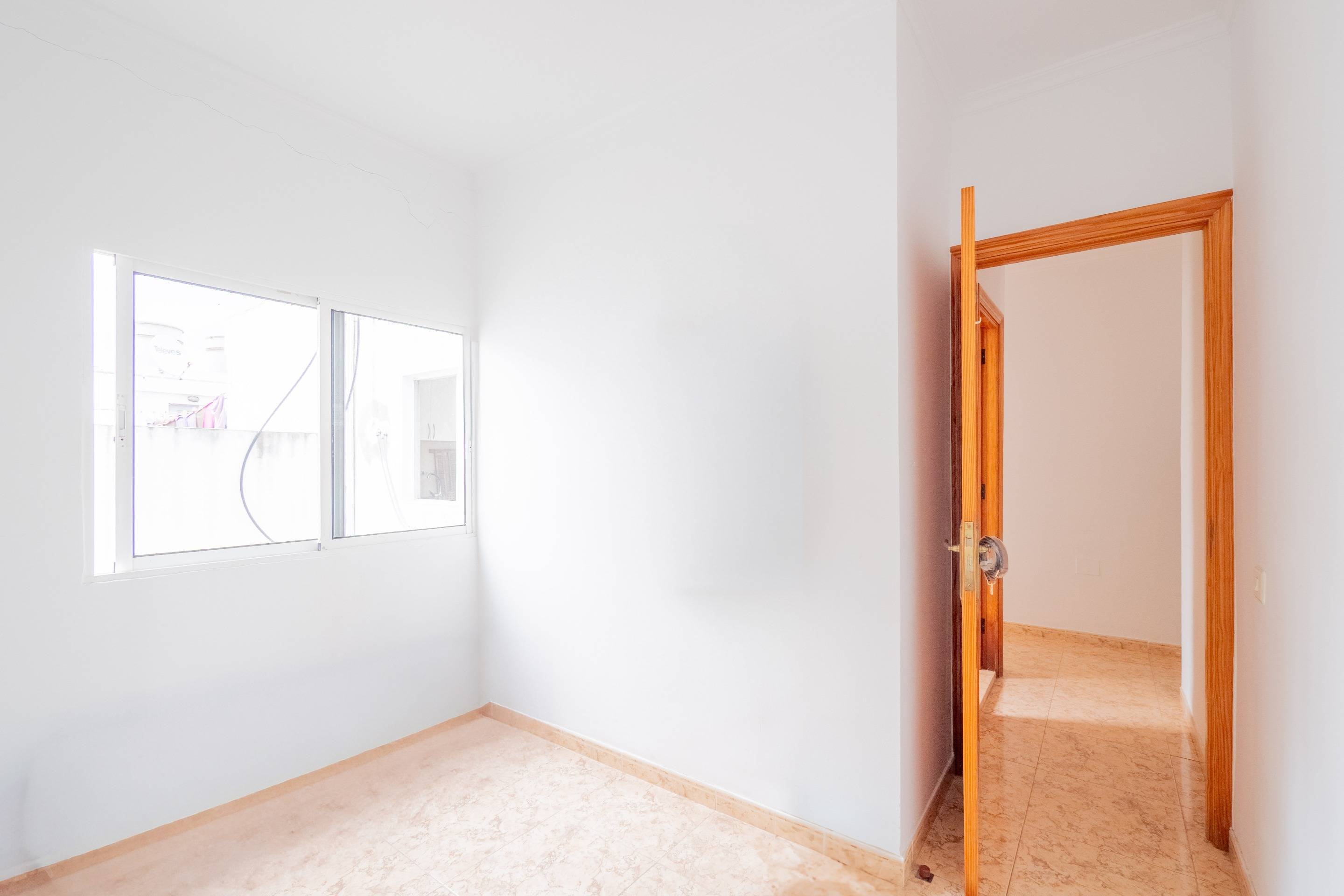 VENDO VIVIENDA AMPLIA Y LUMINOSA