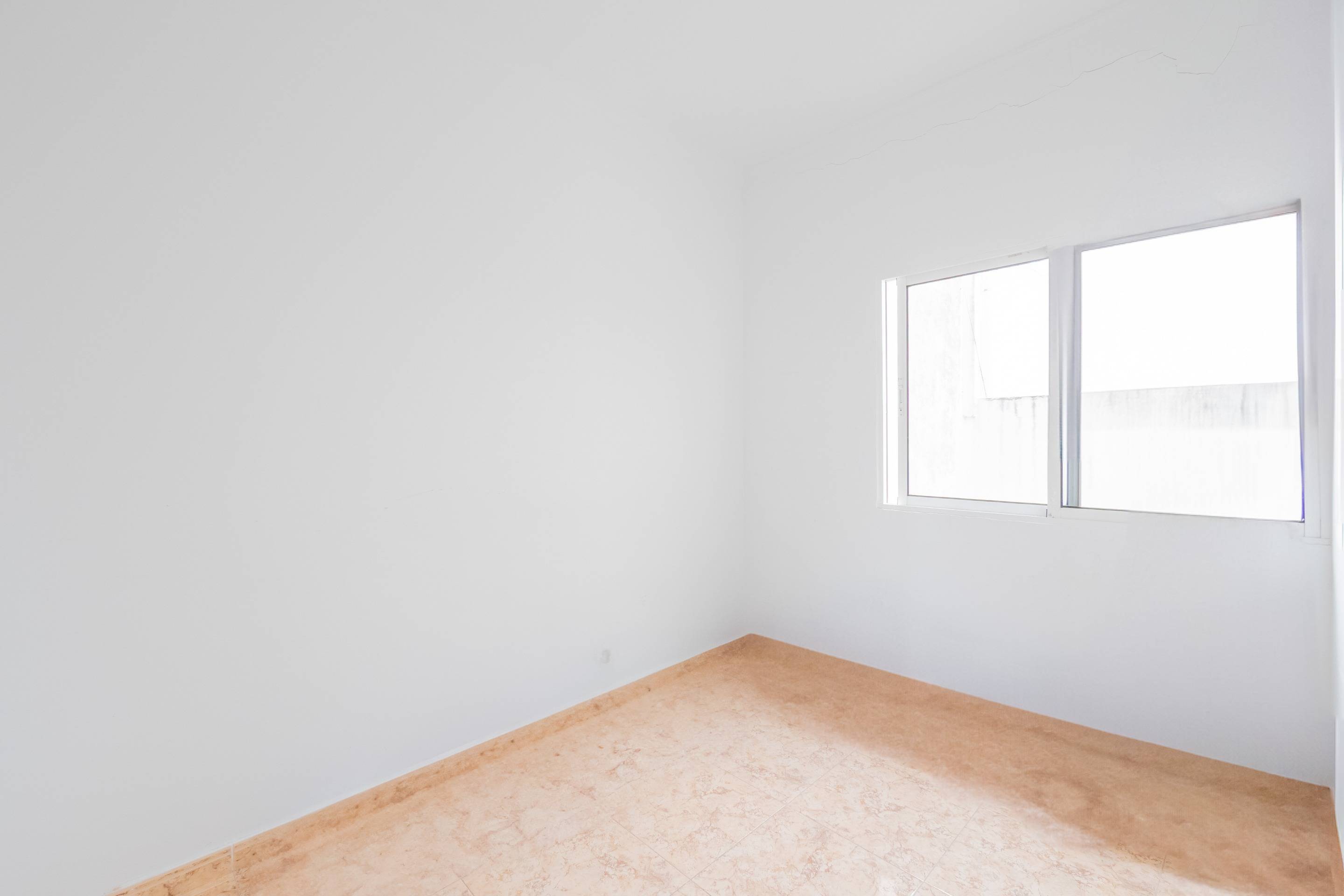 VENDO VIVIENDA AMPLIA Y LUMINOSA