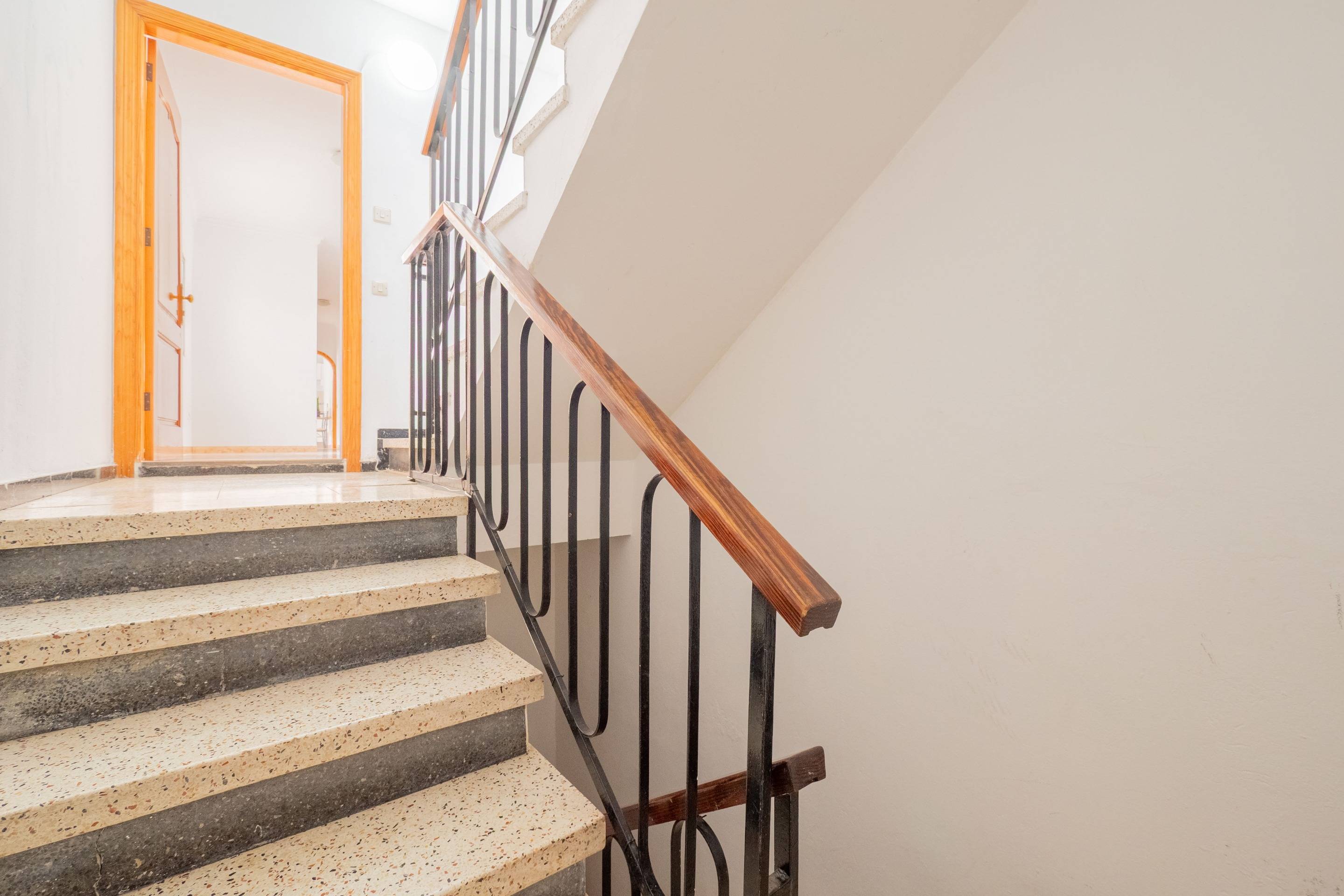 VENDO VIVIENDA AMPLIA Y LUMINOSA