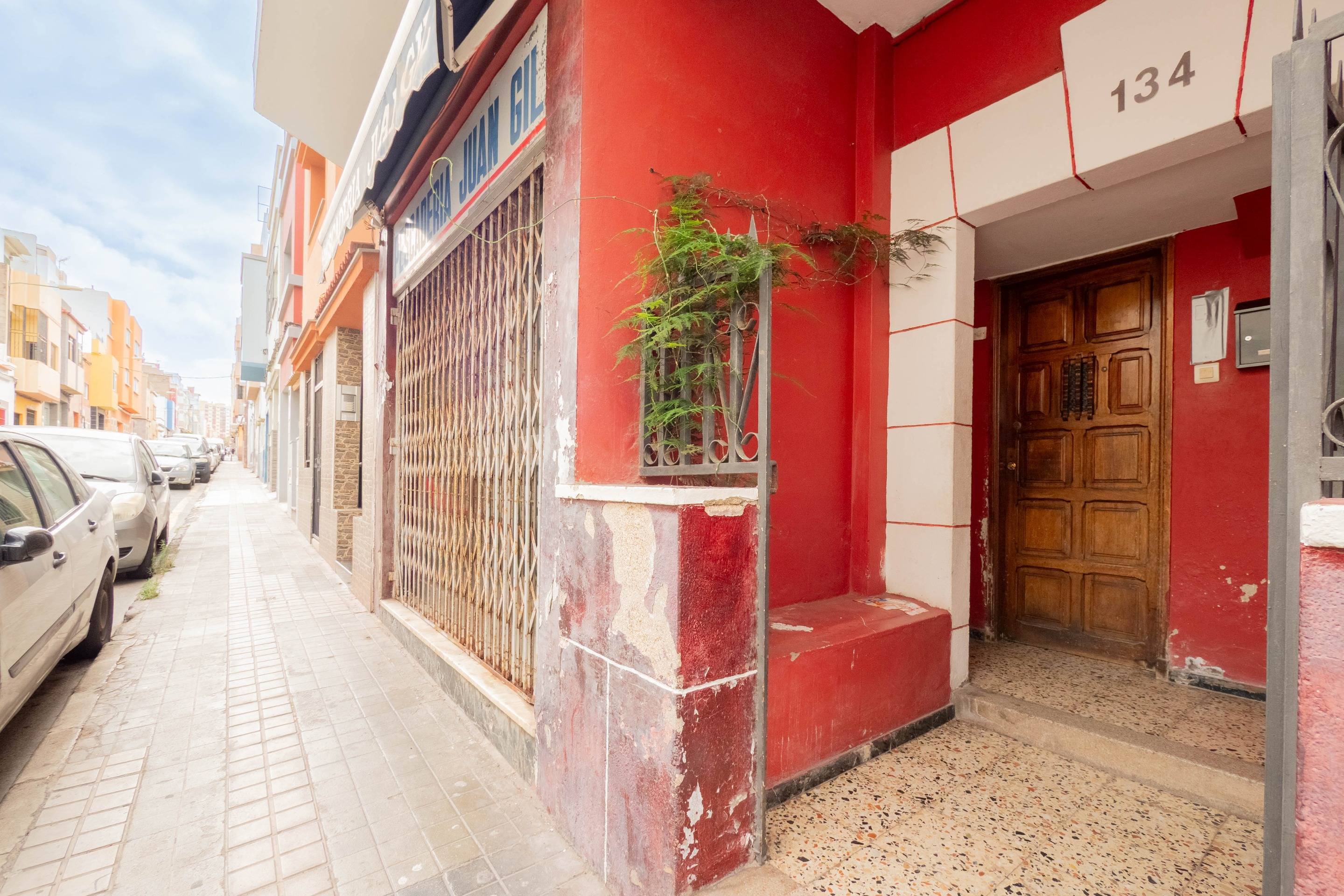 VENDO VIVIENDA AMPLIA Y LUMINOSA