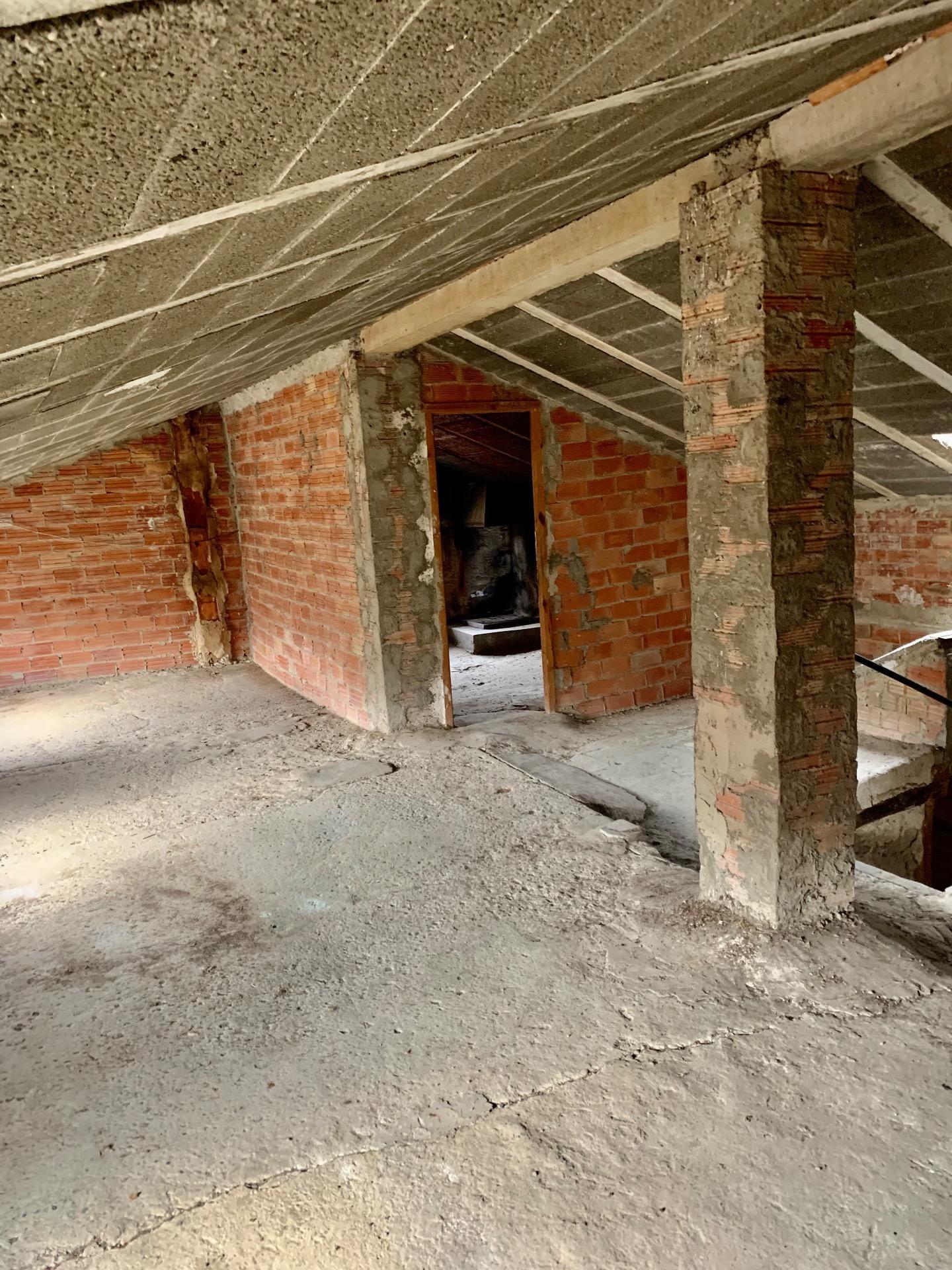 TRADICIONAL CASA A REHABILITAR DE 8 HABITACIONES EN VALLE DE LAS NAVAS + terreno 1116mtrs. urbano