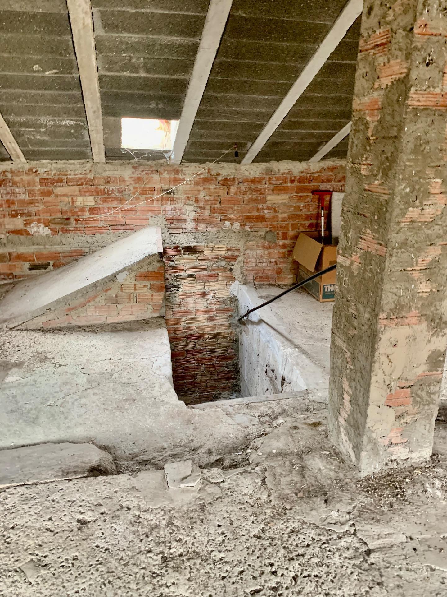 TRADICIONAL CASA A REHABILITAR DE 8 HABITACIONES EN VALLE DE LAS NAVAS + terreno 1116mtrs. urbano