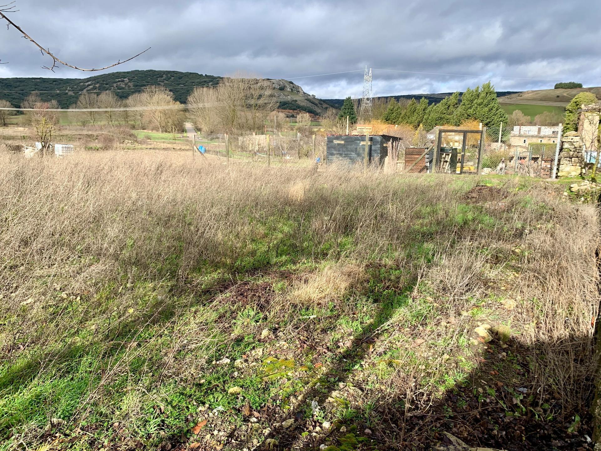 TRADICIONAL CASA A REHABILITAR DE 8 HABITACIONES EN VALLE DE LAS NAVAS + terreno 1116mtrs. urbano