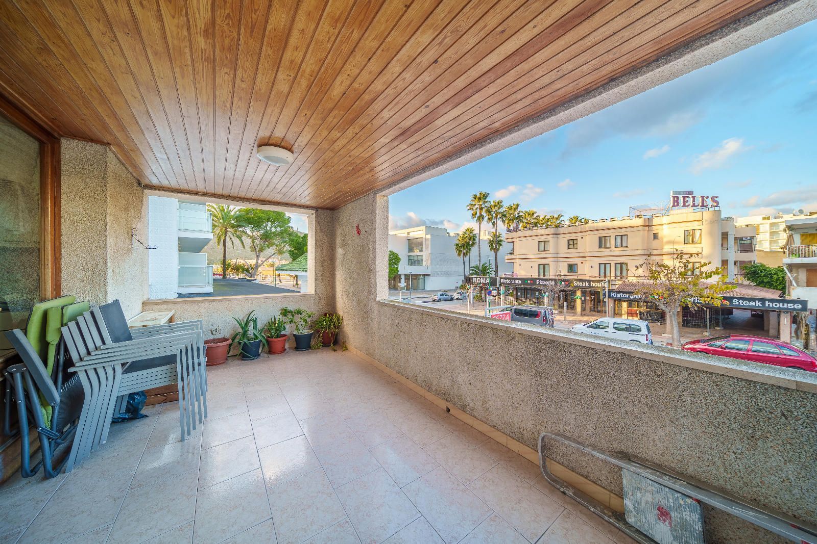 Apartamento de 114 m2 en Puerto Alcudia con 2 terrazas, cerca de la playa