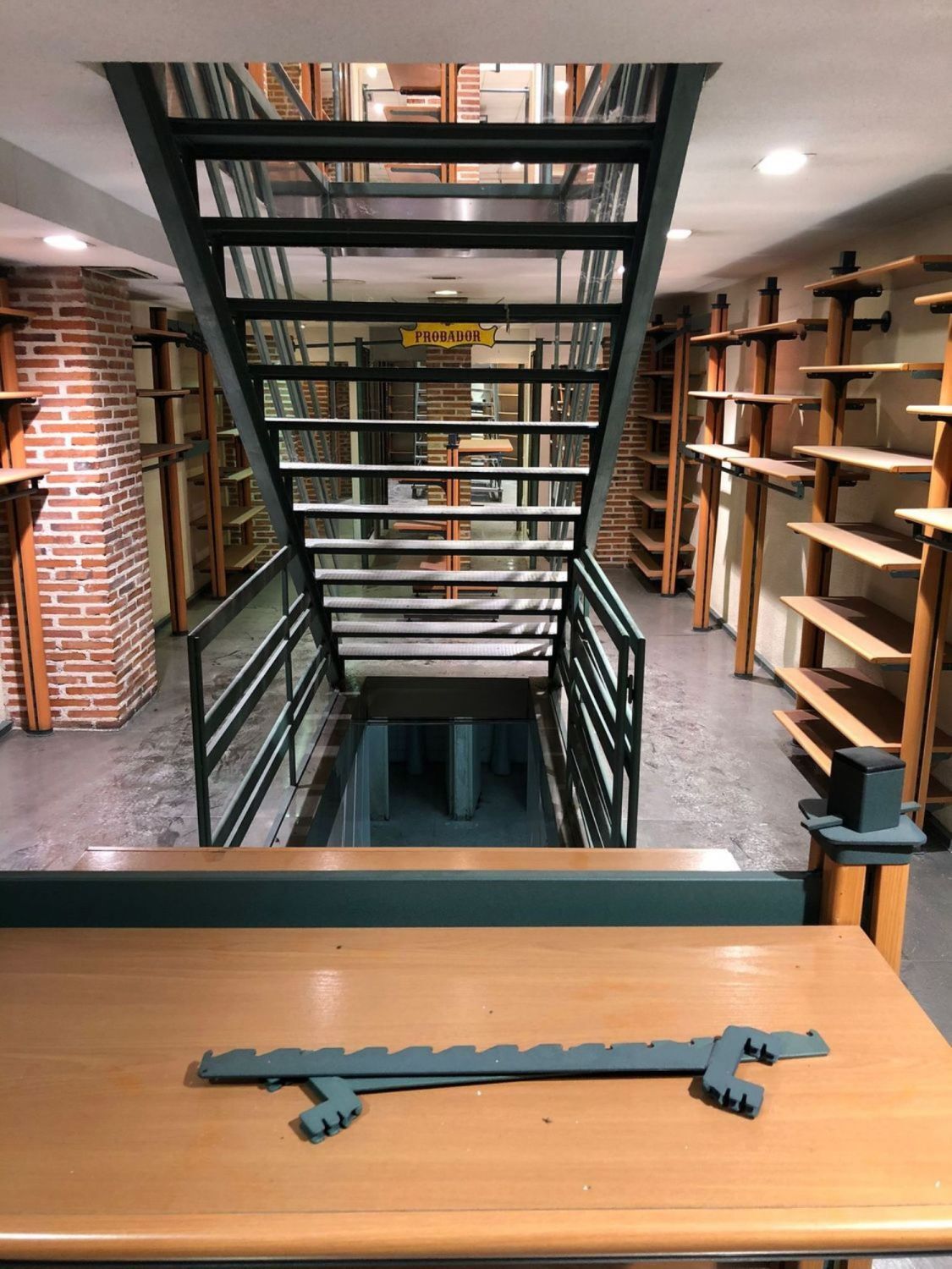 ^**^MAGNÍFICO LOCAL EN UNA DE LAS CALLES MAS COMERCIALES DE ALCORCÓN^**^ OPORTUNIDAD! TAMBIEN EN ALQ