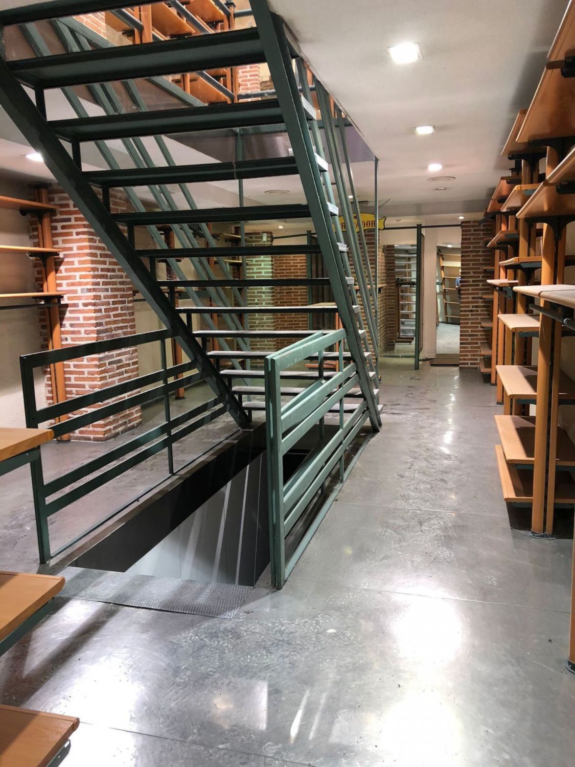 ^**^MAGNÍFICO LOCAL EN UNA DE LAS CALLES MAS COMERCIALES DE ALCORCÓN^**^ OPORTUNIDAD! TAMBIEN EN ALQ