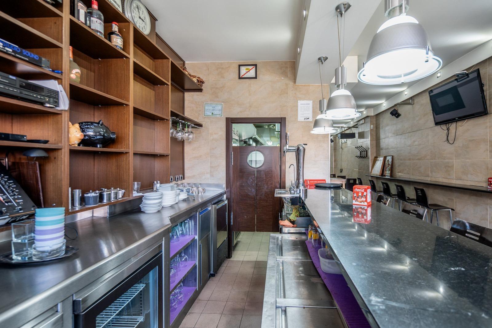 ^**^BAR RESTAURANTE CON AMPLIAS TERRAZAS Y AMPLIA ZONA PRIVADA EN MEJORADA DEL CAMPO^**^ Magnífica o