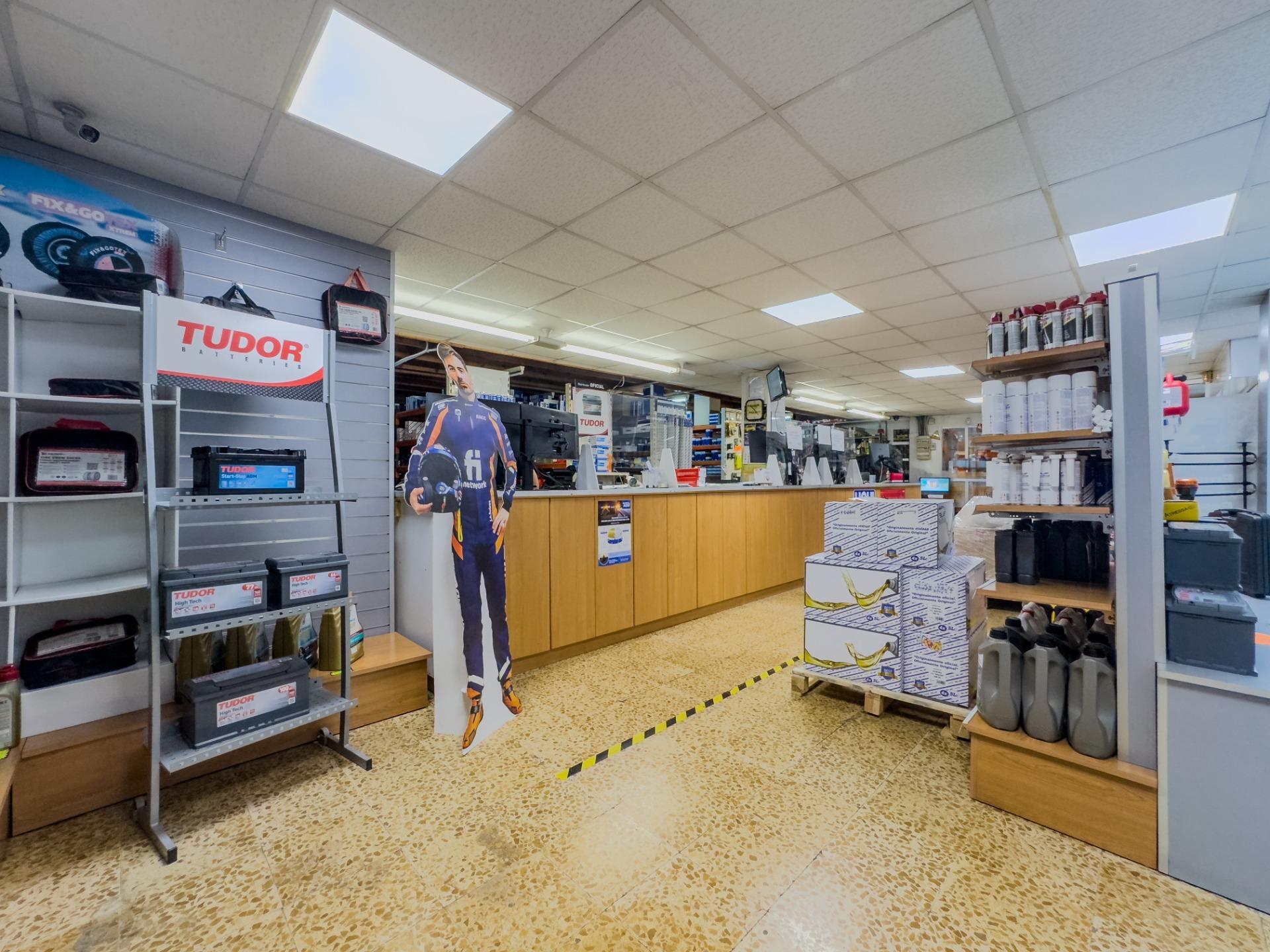 LOCAL COMERCIAL EN LA C/CAPITAN PALACIOS