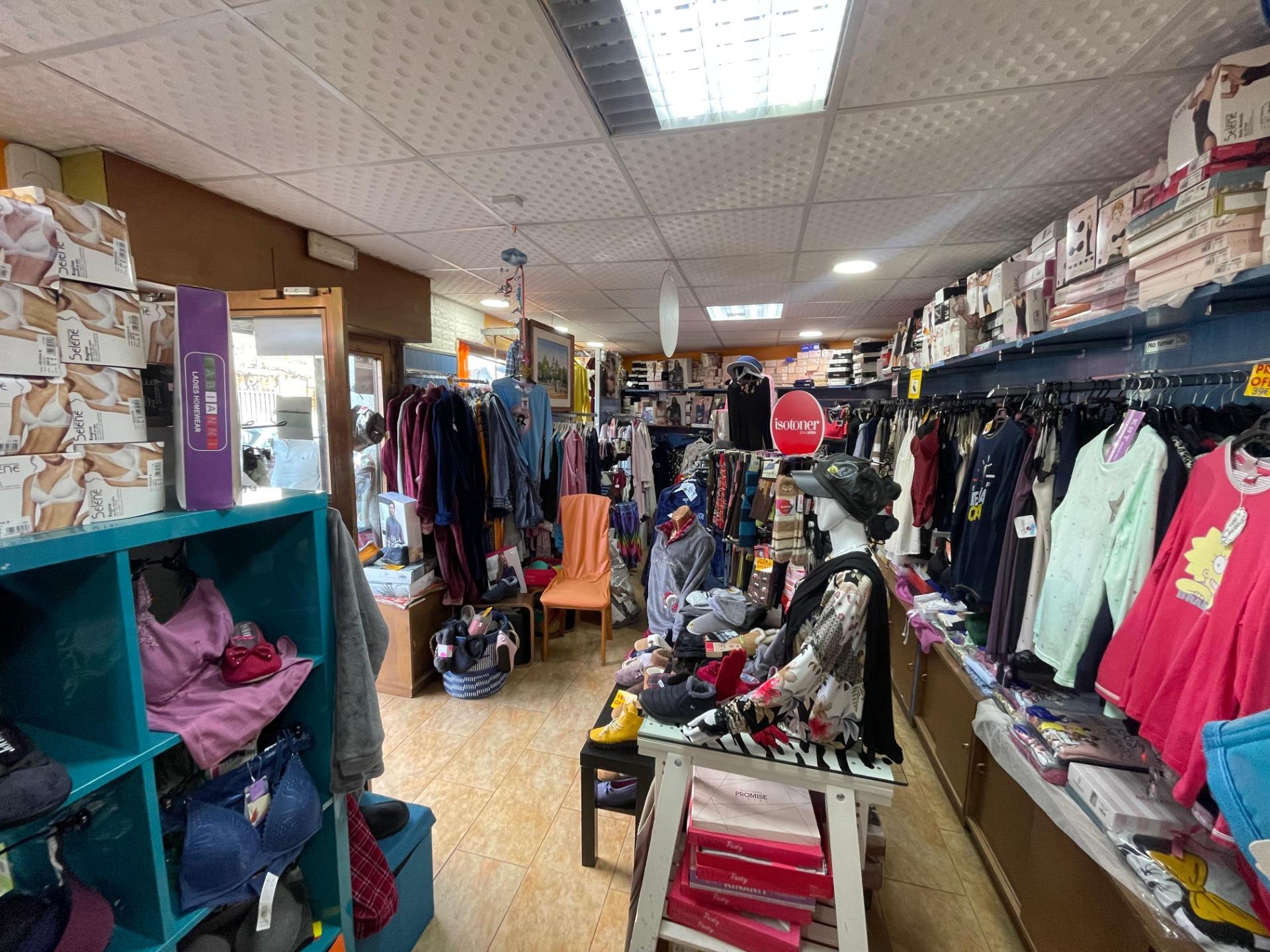 ^**^EXCELENTE OPORTUNIDAD, LOCAL COMERCIAL EN MORALZARZAL^**^ Oportunidad única de adquirir un local