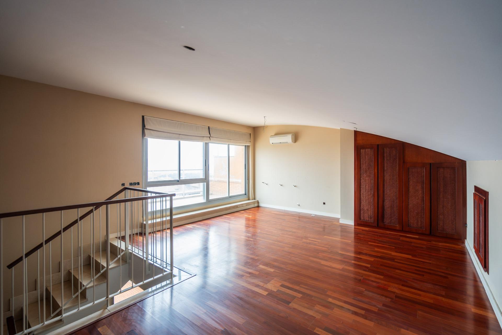 ^**^ESPECTACULAR ADOSADO EN TORRELODONES CON VISTAS PANORÁMICAS AL SKYLINE DE MADRID^^**^ Este preci