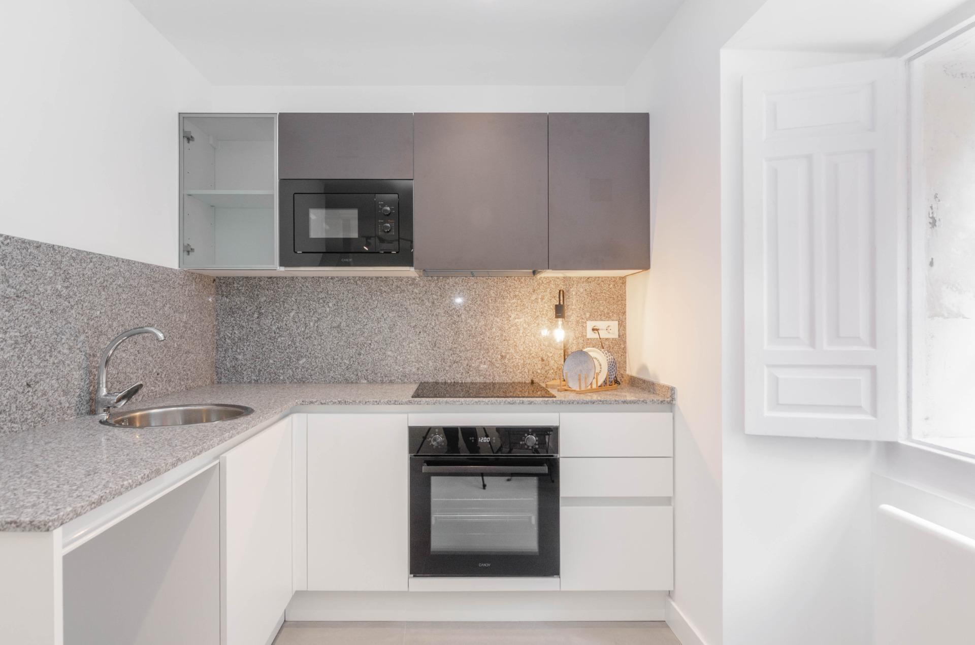 Casa rehabilitada integralmente en 2025 ? Paseo de San Juan de Nieva (Avilés) 114 m²  + Bajo cubierta espectacular | Trastero anejo