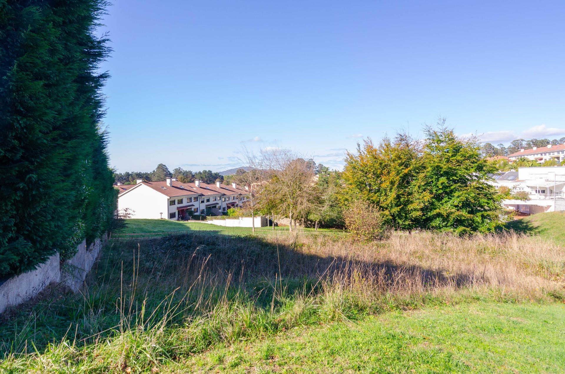 Parcela edificable con proyecto en urbanizacion de soto de Llanera