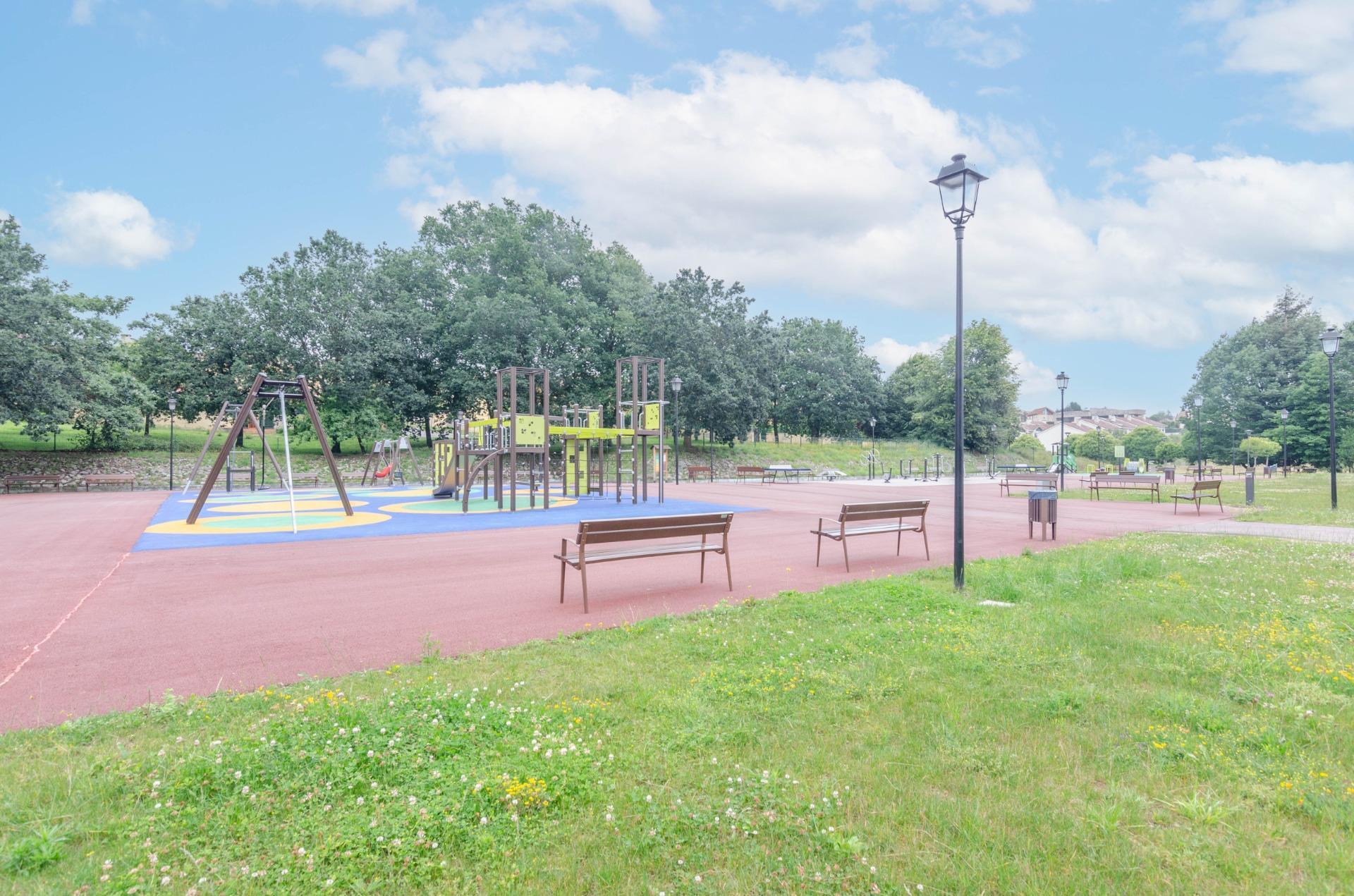 Parcela edificable con proyecto en urbanizacion de soto de Llanera