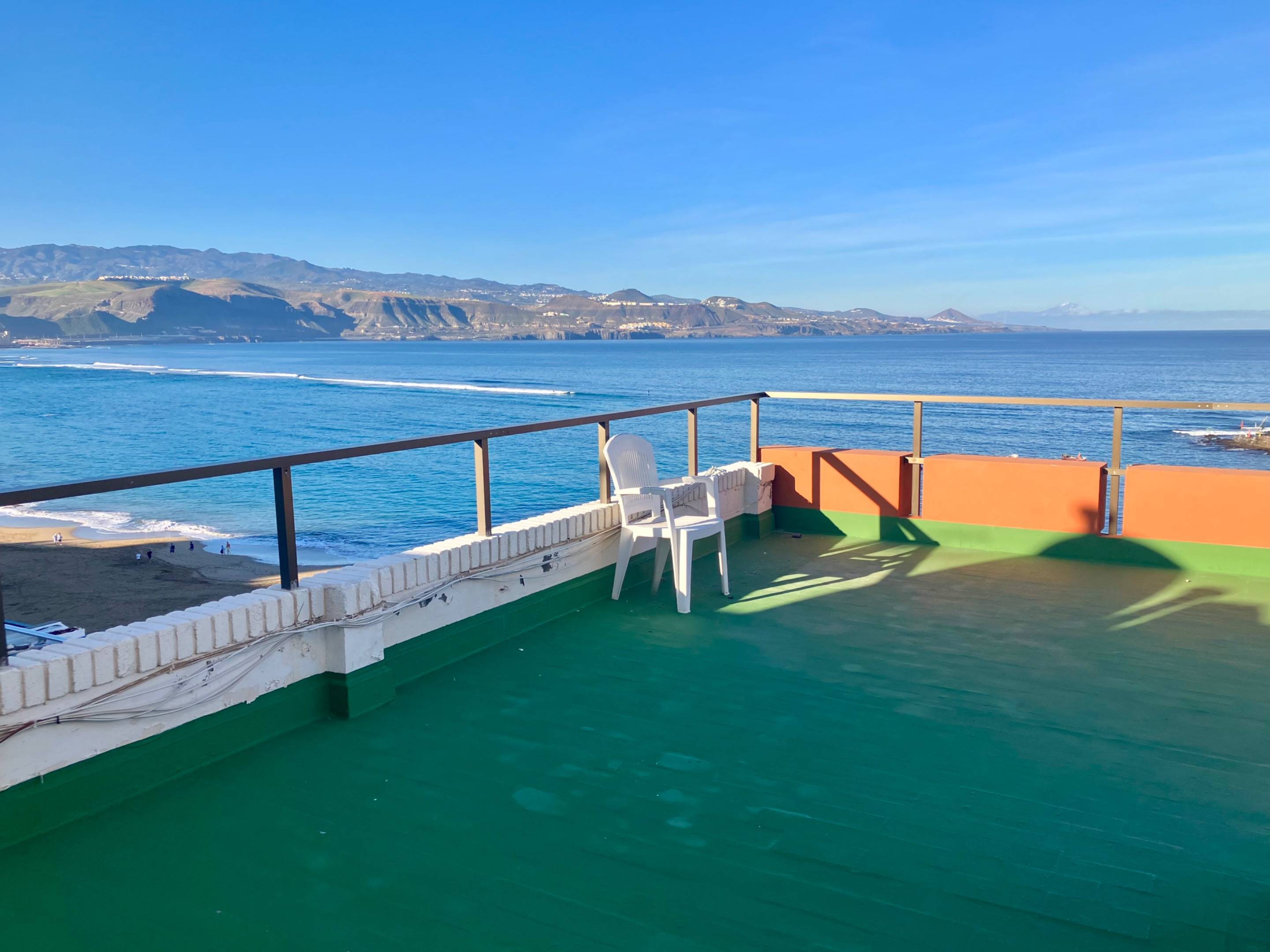 OPORTUNIDAD INVERSORES, APARTAMENTO EN PRIMERA LÍNEA DE LAS CANTERAS!!!