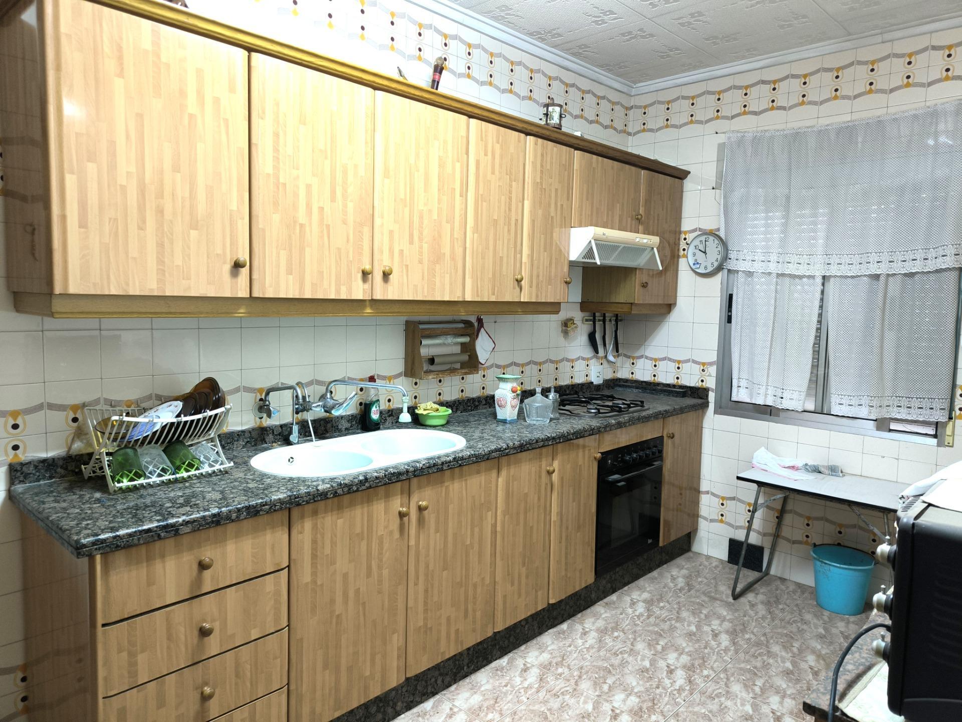 Casa Adosada  en la Algueña (Alicante)