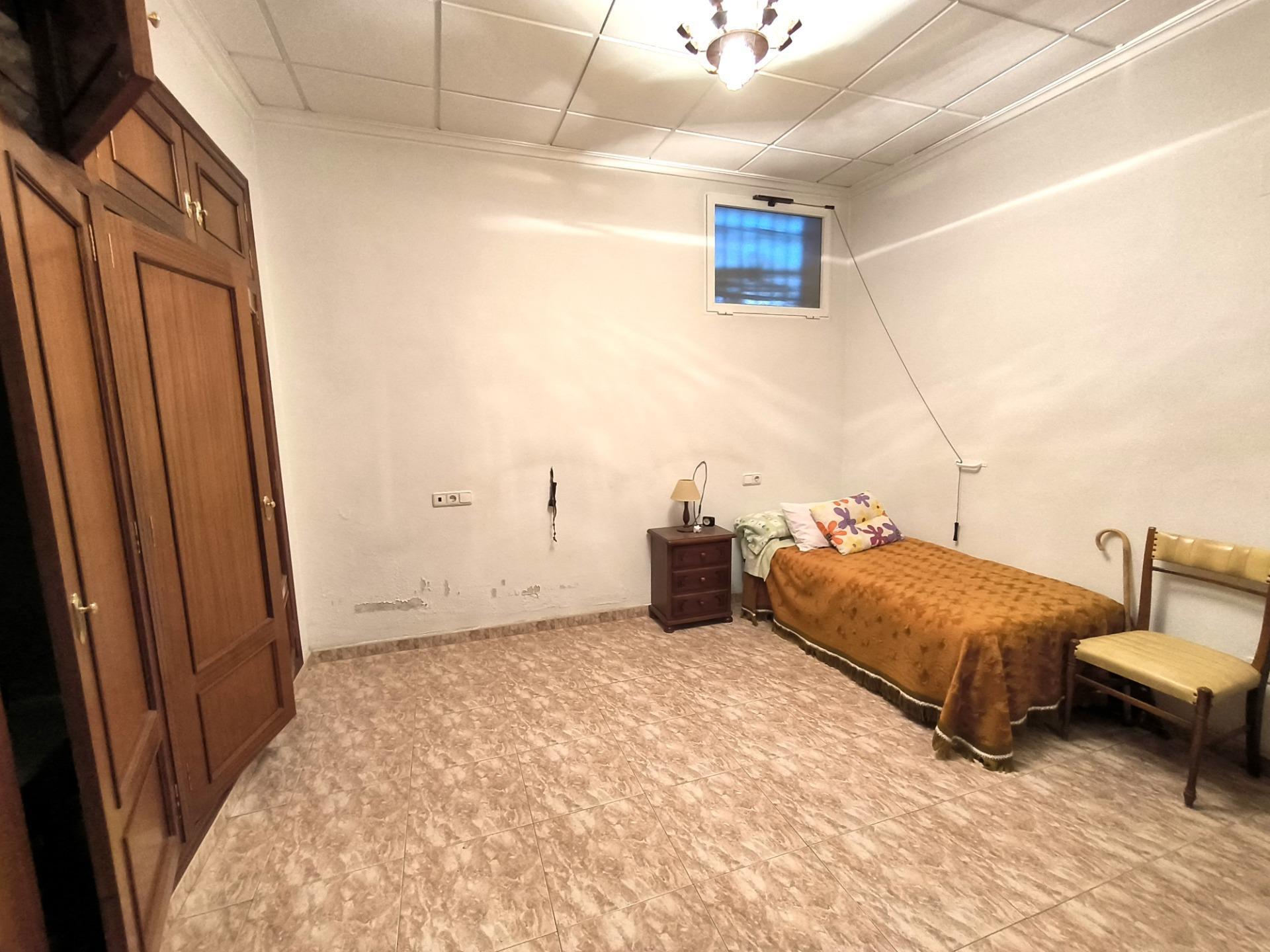 Casa Adosada  en la Algueña (Alicante)