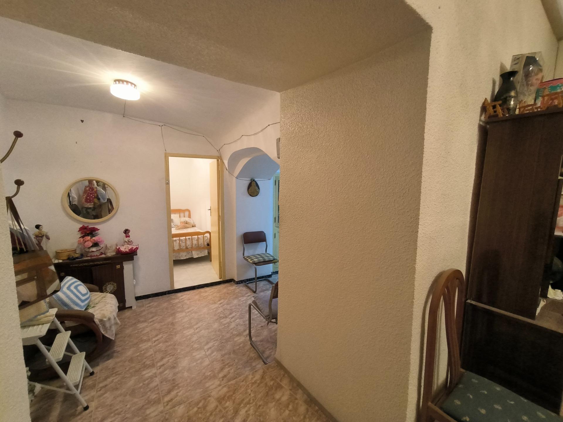 Casa Adosada  en la Algueña (Alicante)