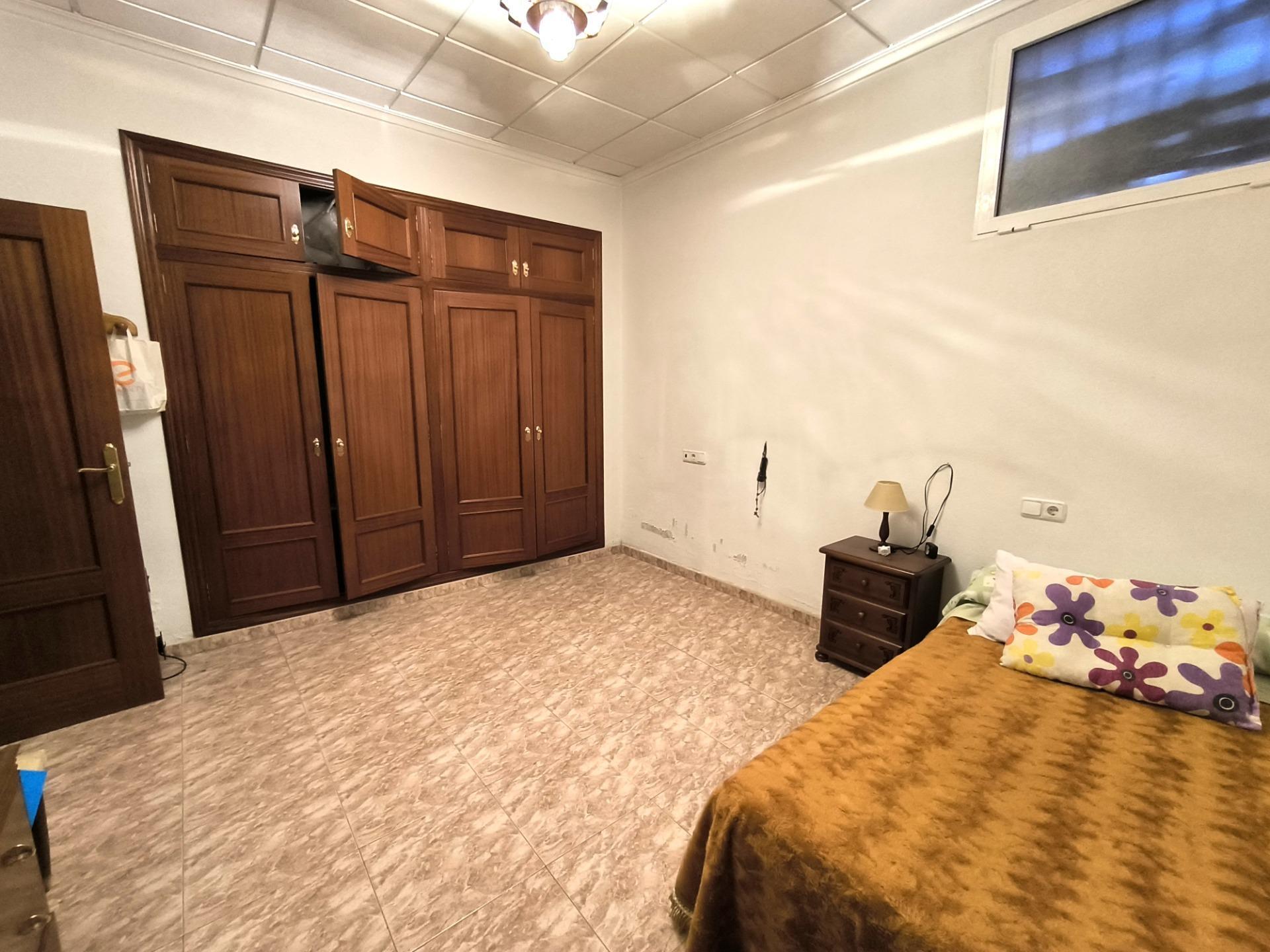 Casa Adosada  en la Algueña (Alicante)