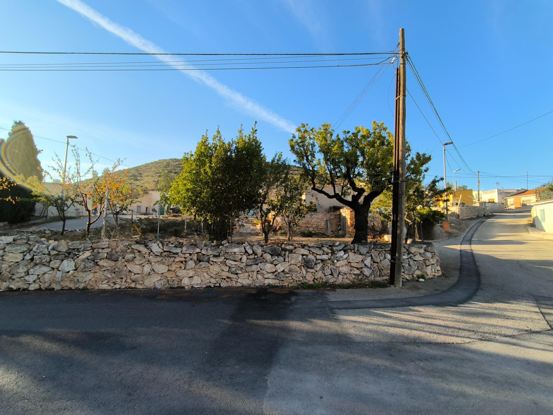 Casa Adosada  en la Algueña (Alicante)