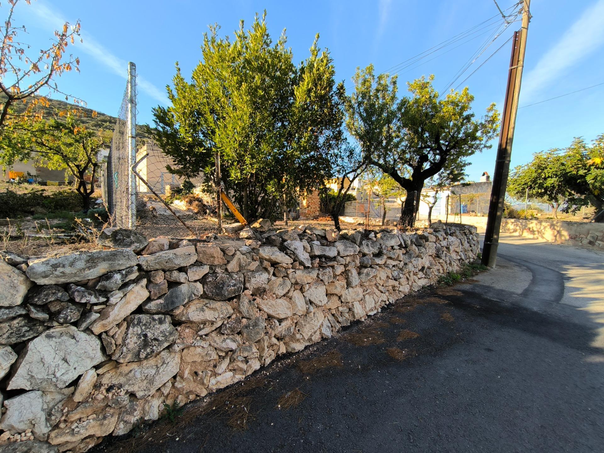 Casa Adosada  en la Algueña (Alicante)