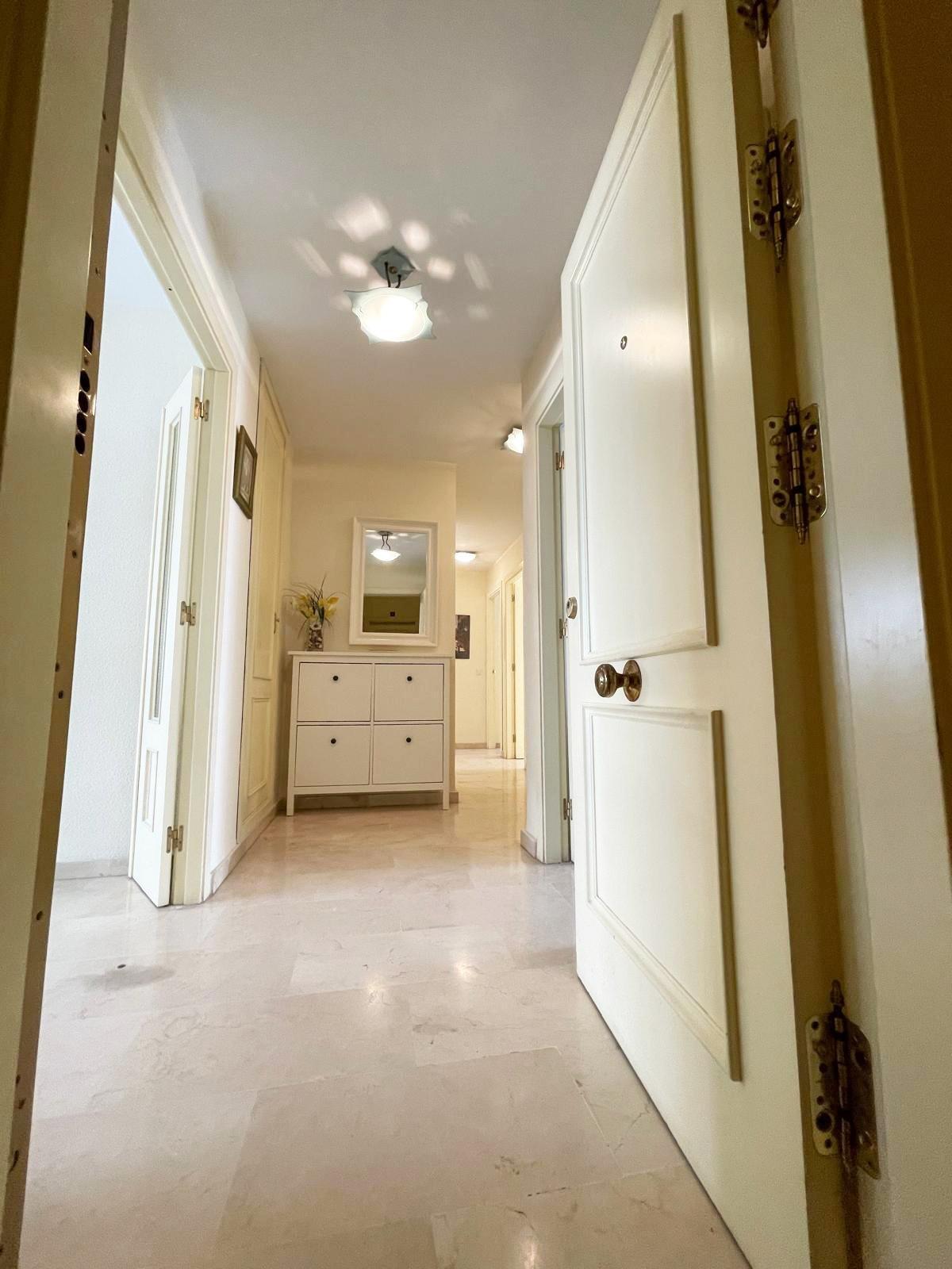 Pisos-Venta-Nerja-1995648-Foto-7