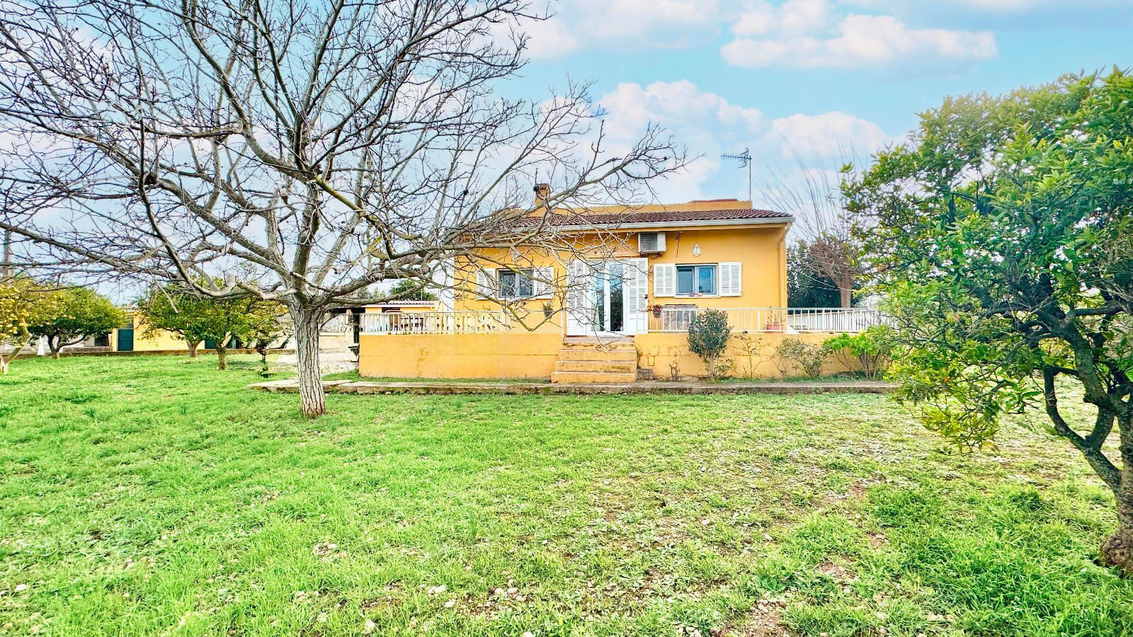 Industrial en venta en calle 11, Selva 26/29