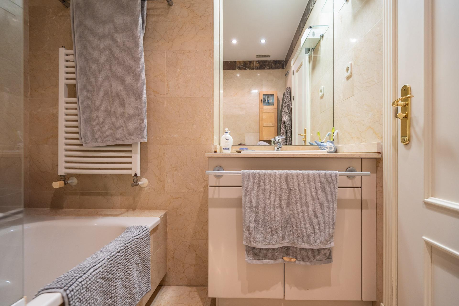 Piso en venta  calle CERVANTES, Las Rozas  33/43