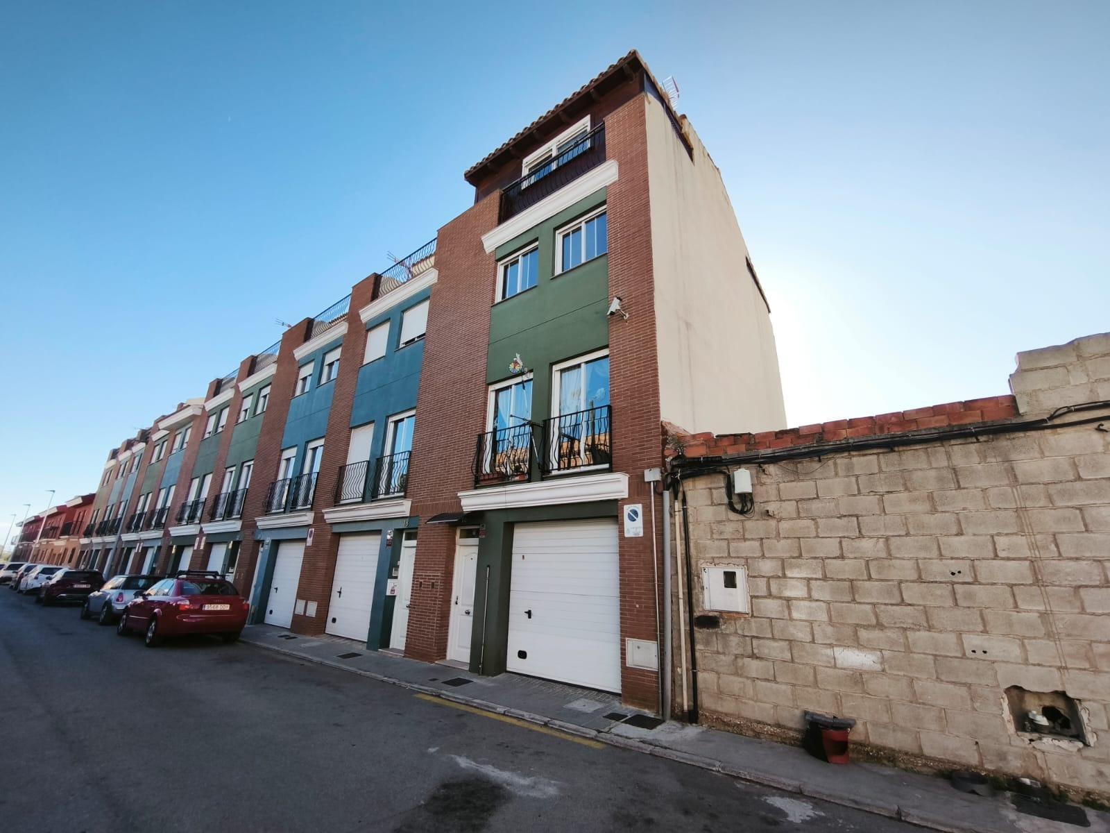 VENTA DE SOLAR EN ZONA RESIDENCIAL - ALMAZORA