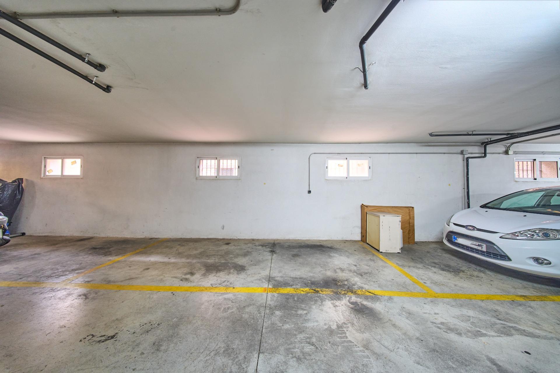 Oportunidad en Centro de Armilla: Apartamento con Garaje junto al Ayuntamiento (Ideal Inversión o 1ª Vivienda)