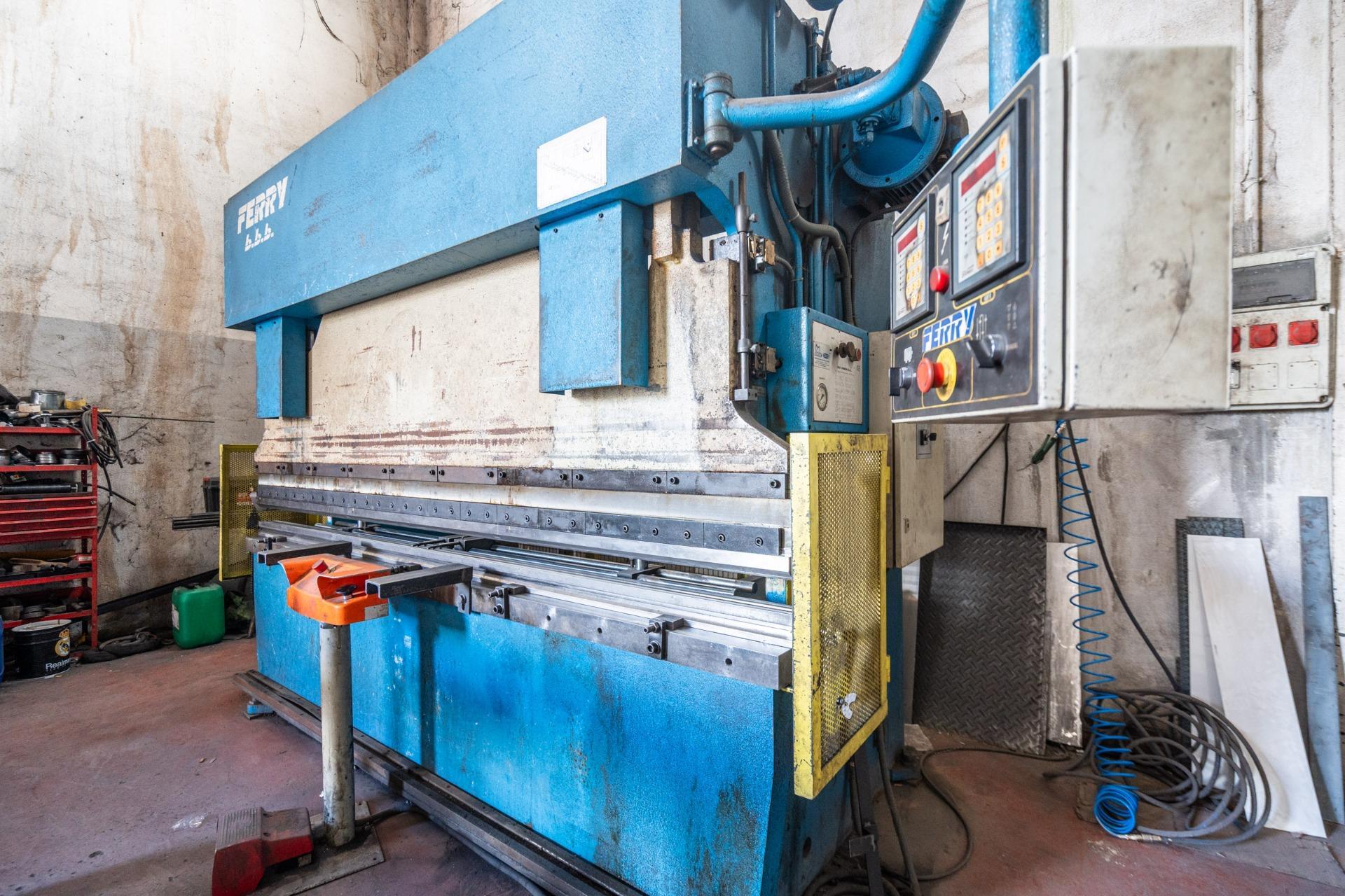 Naves-Venta-GriÃ±Ã³n-2091308-Foto-8