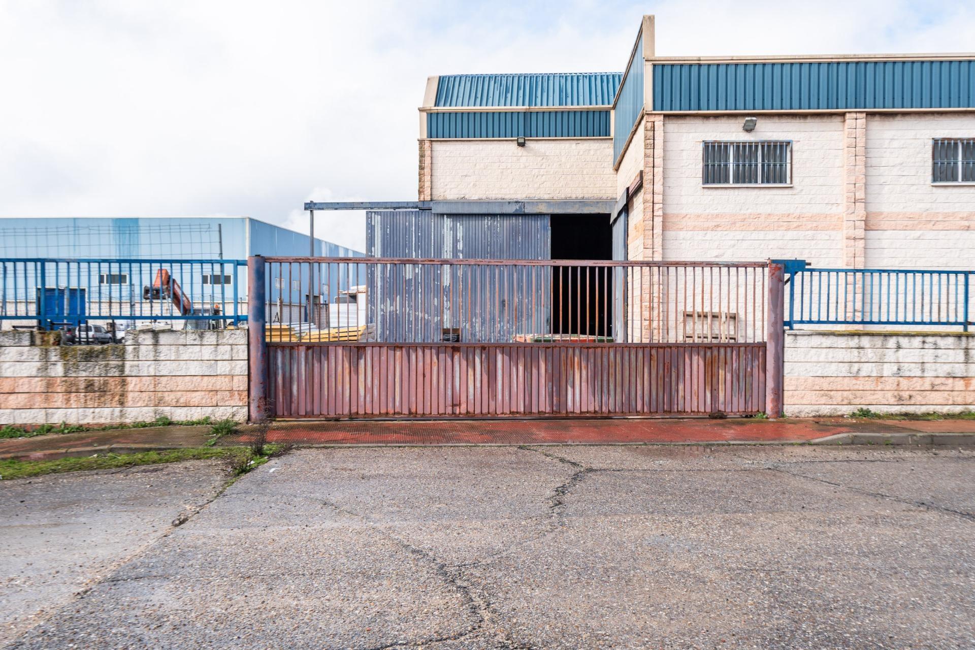 Naves-Venta-GriÃ±Ã³n-2091308-Foto-80