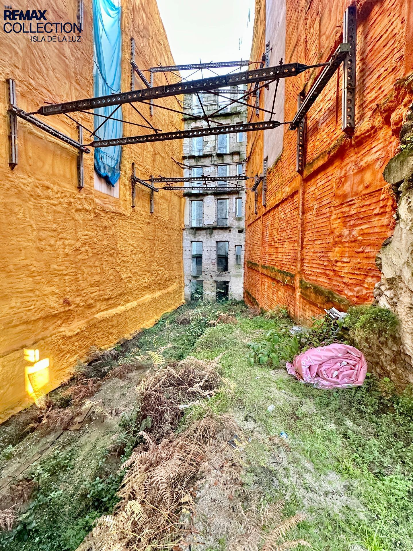 Exclusivo Proyecto en el Corazón de Vigo: Vive o Invierte en Calle Colón 31