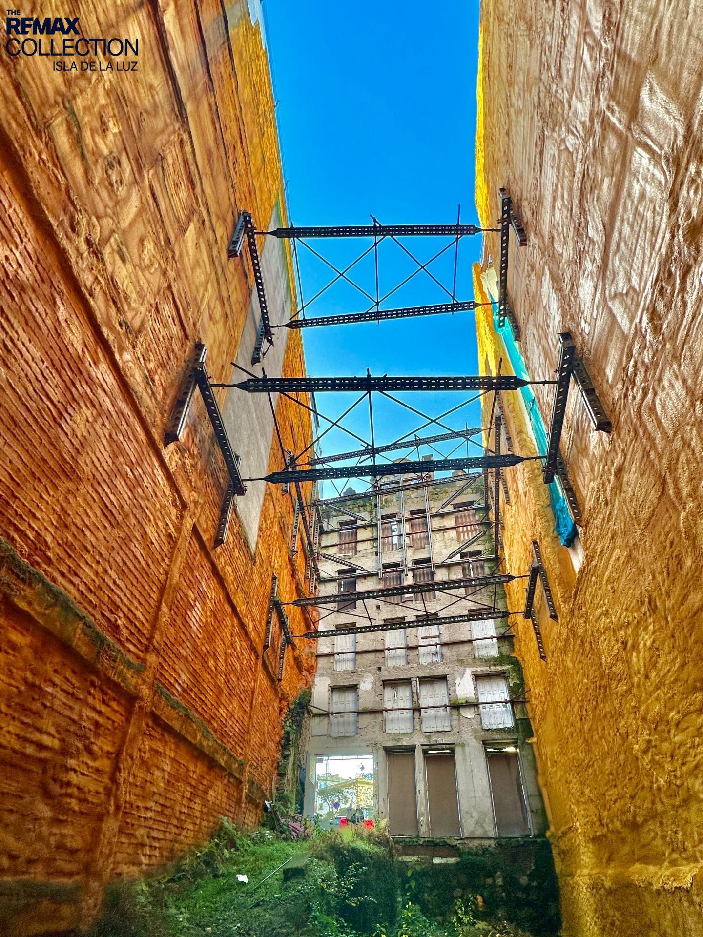 Exclusivo Proyecto en el Corazón de Vigo: Vive o Invierte en Calle Colón 31