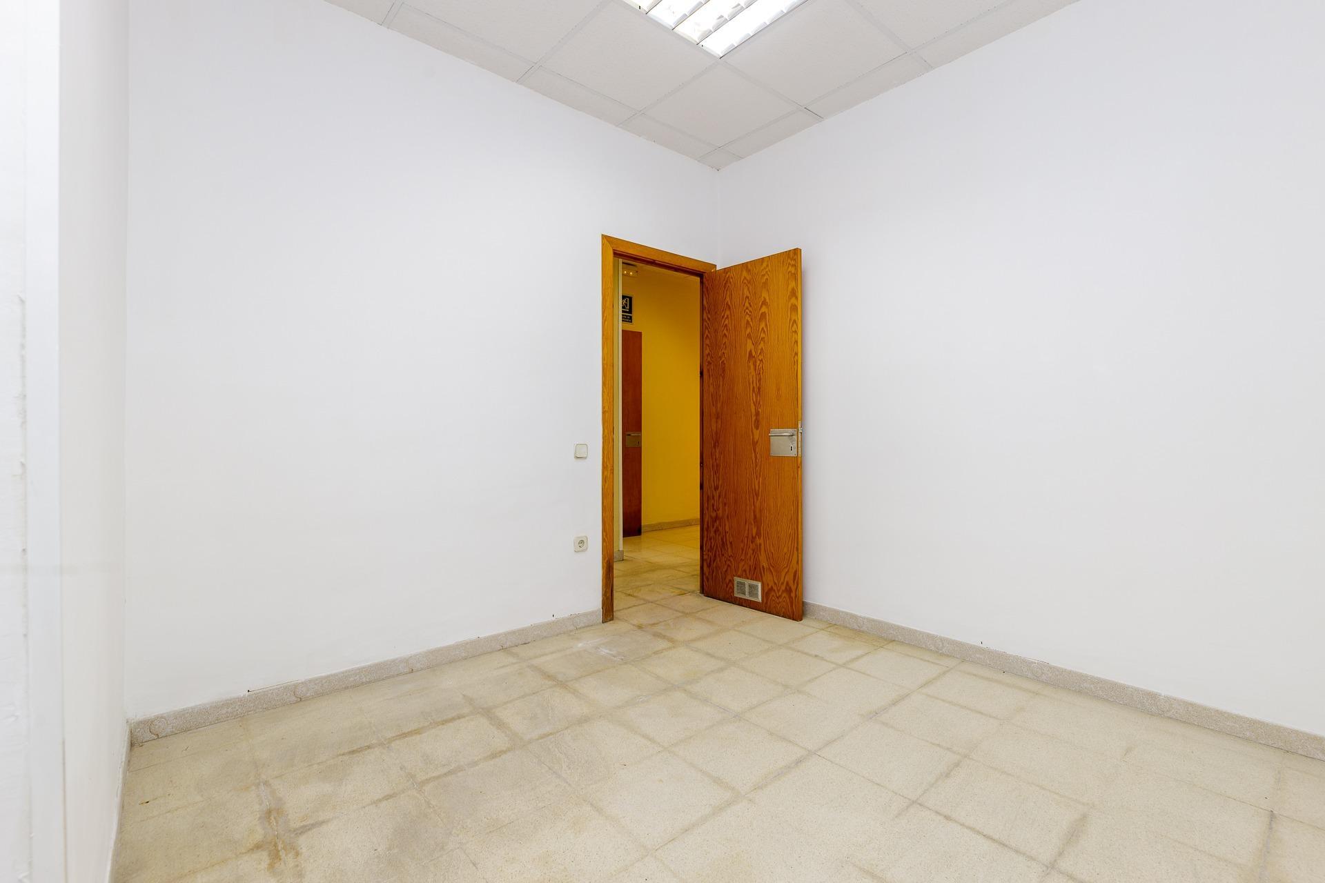 Local en planta baja con posibilidad de convertir en vivienda en el centro de Palma