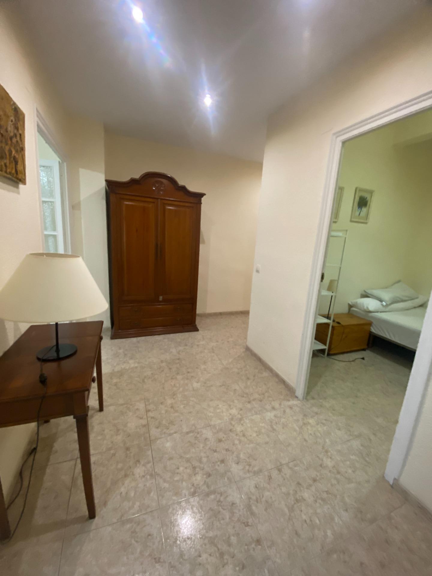 Exclusividad Familiar en Edificio Modernista del Arquitecto Mora