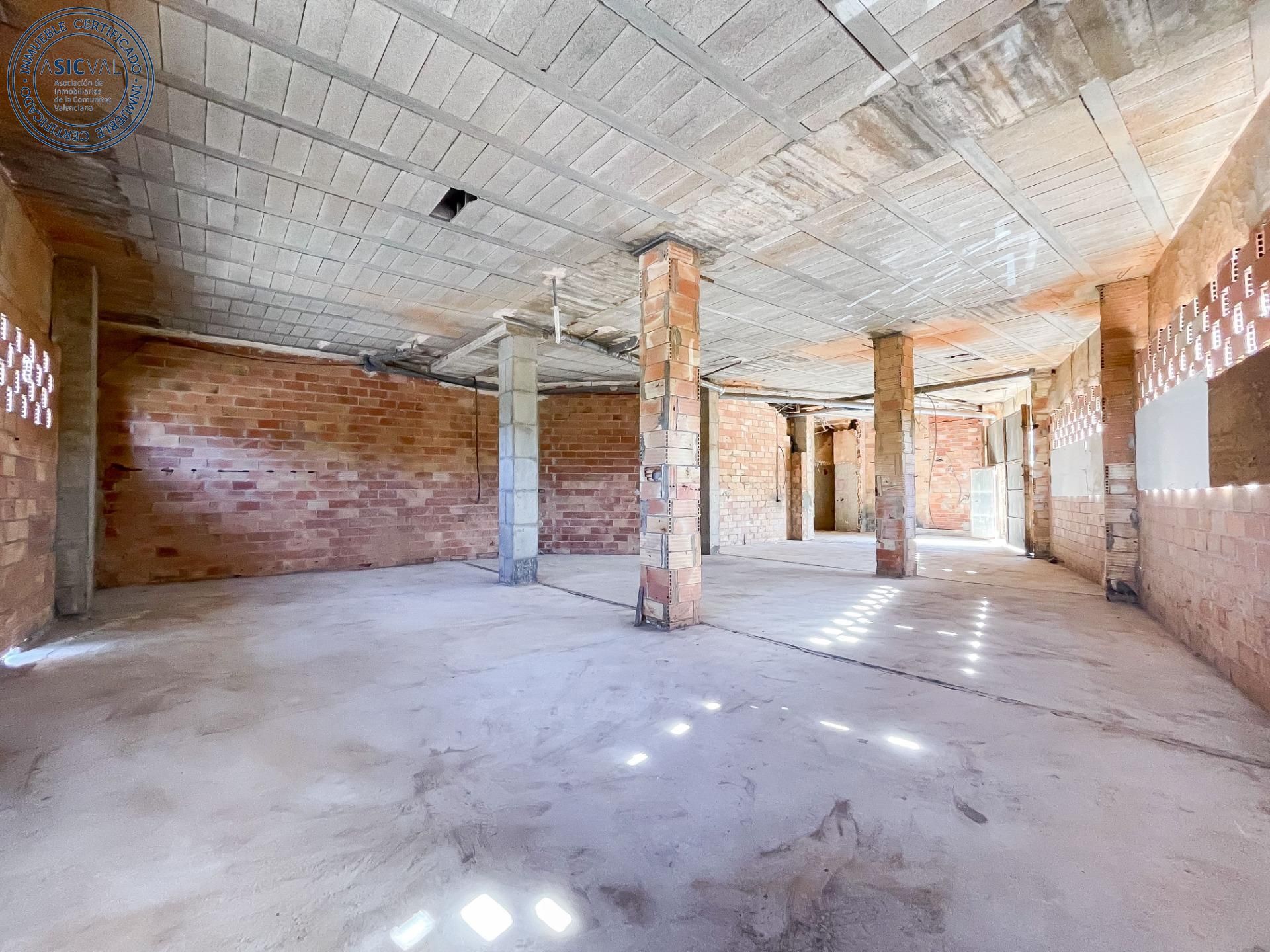 Local comercial en Requena