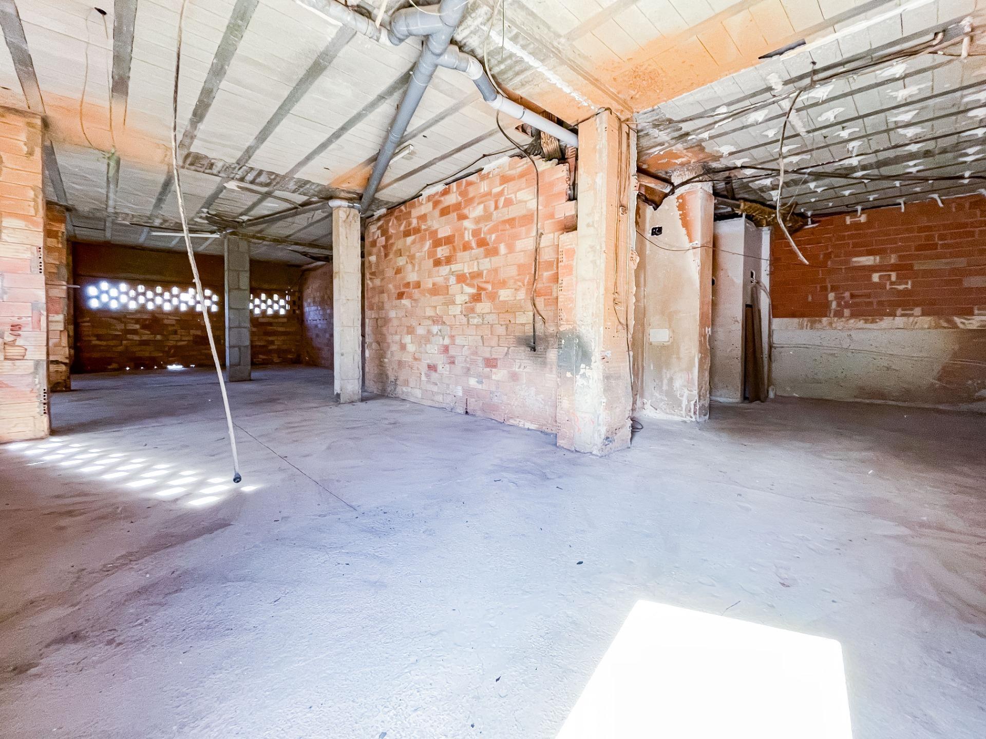 Local comercial en Requena