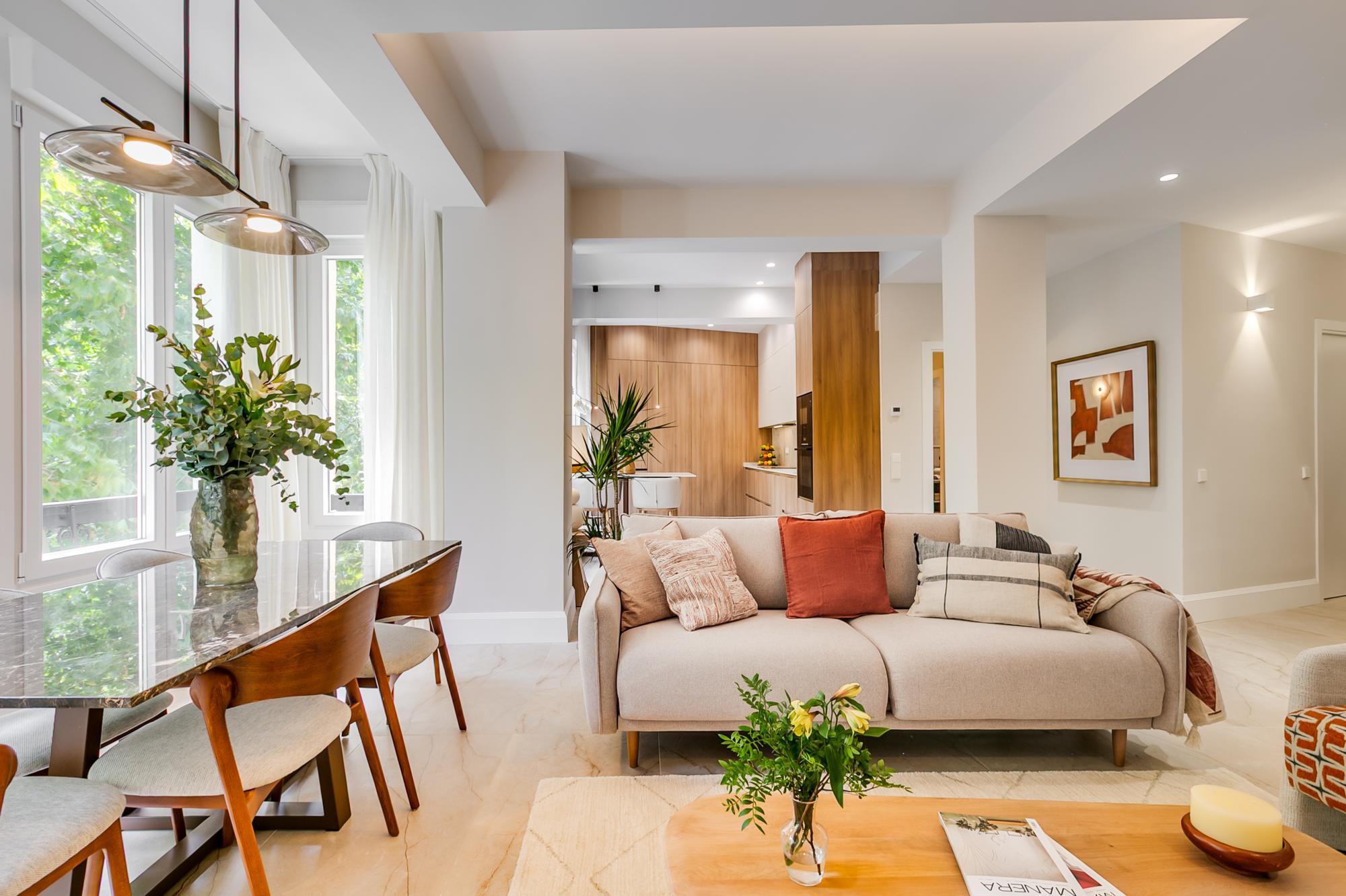 AVENIDA REINA VICTORIA, 37