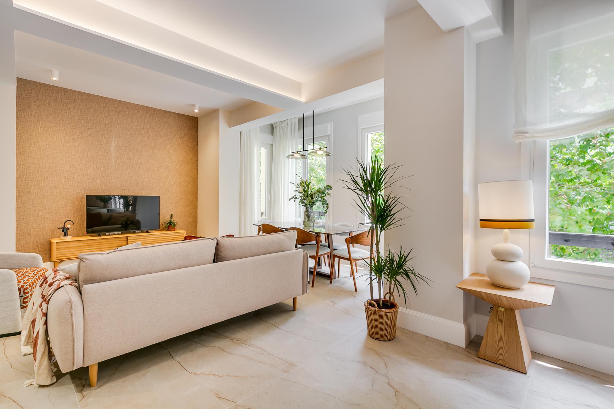 AVENIDA REINA VICTORIA, 37