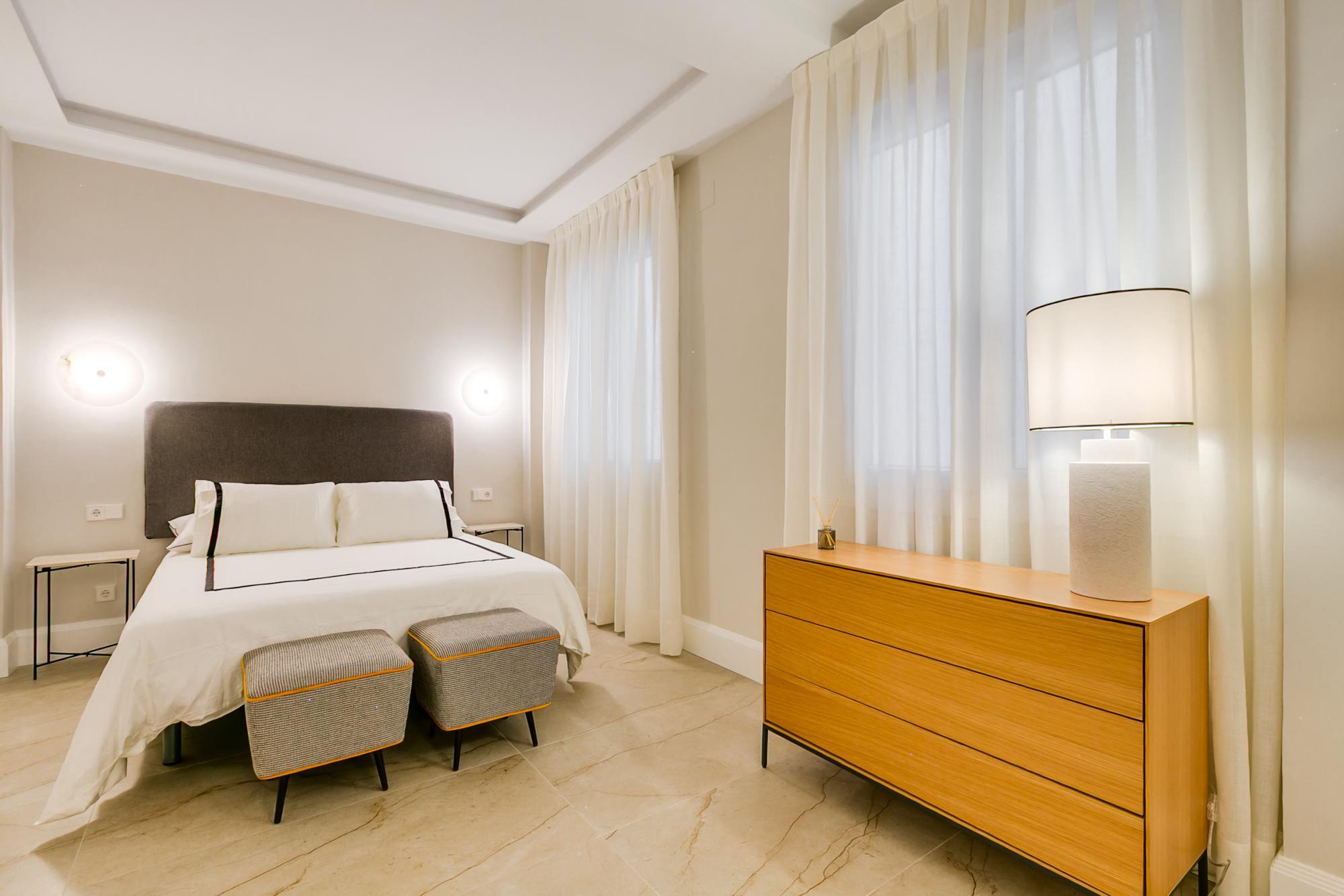 AVENIDA REINA VICTORIA, 37