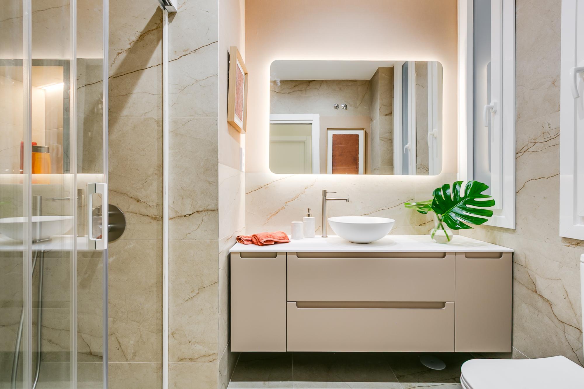 AVENIDA REINA VICTORIA, 37