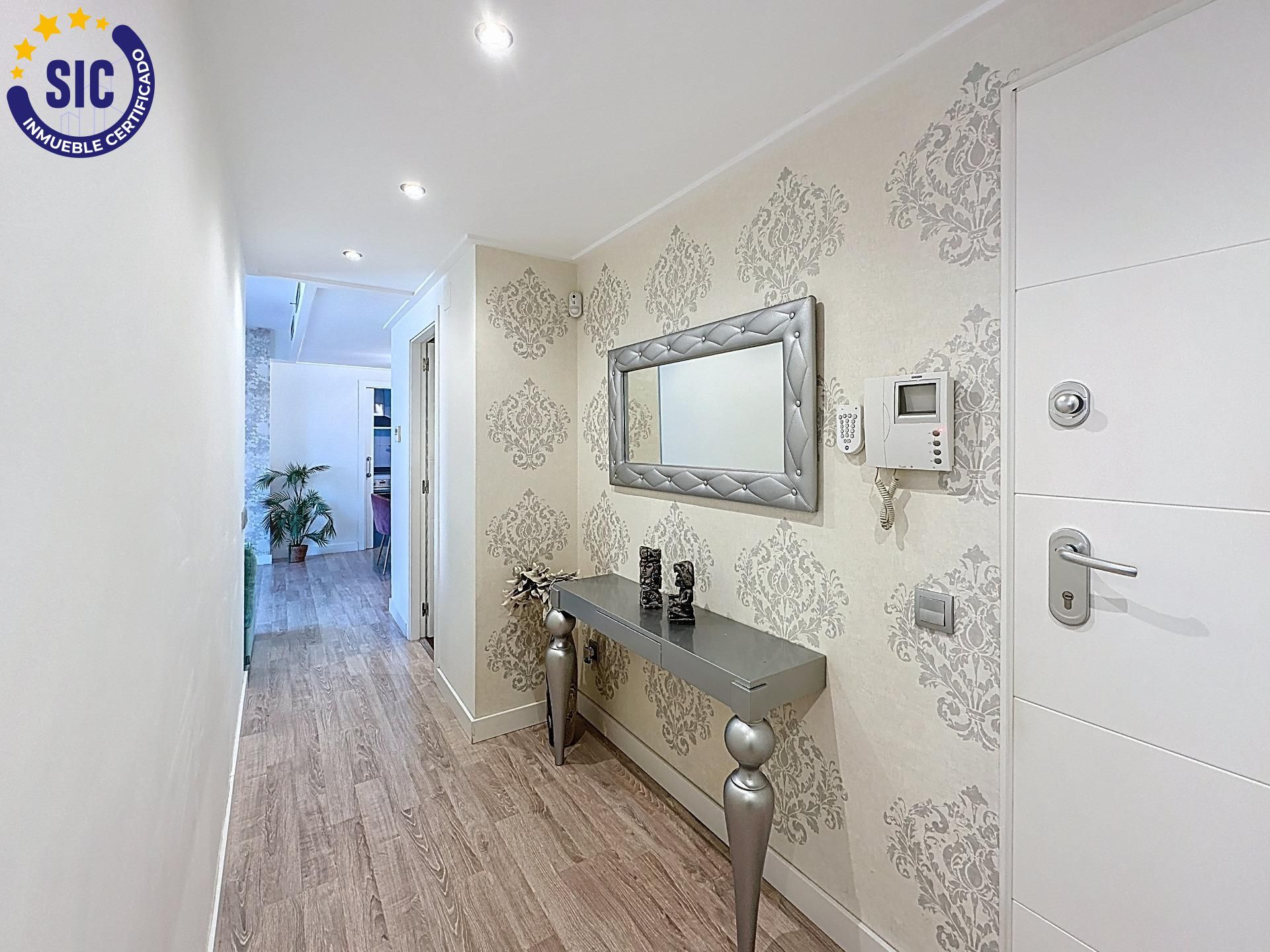 ¡Vive el cielo de Massanassa! Espectacular ático con terraza, barbacoa y ubicación estratégica