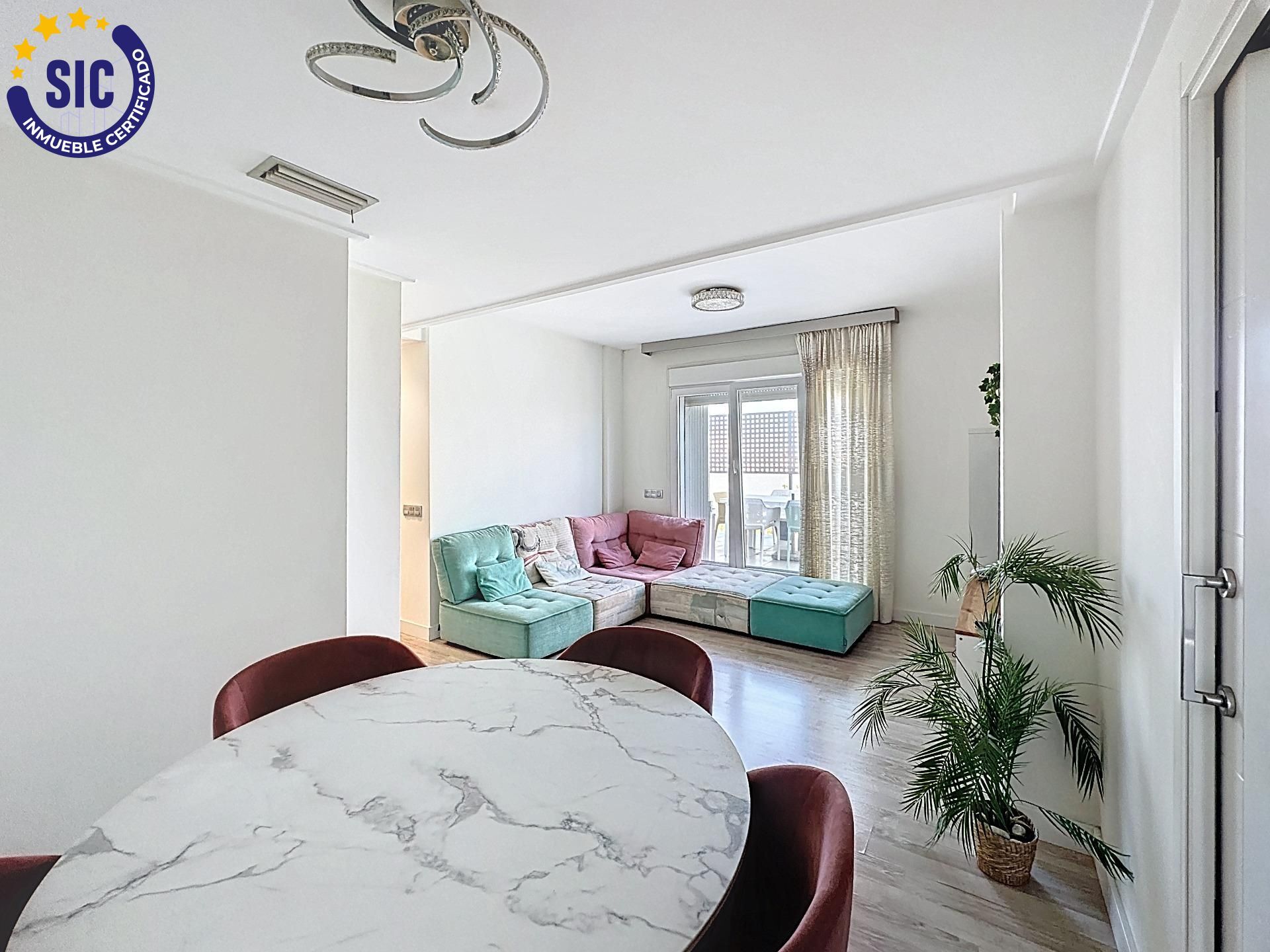 ¡Vive el cielo de Massanassa! Espectacular ático con terraza, barbacoa y ubicación estratégica